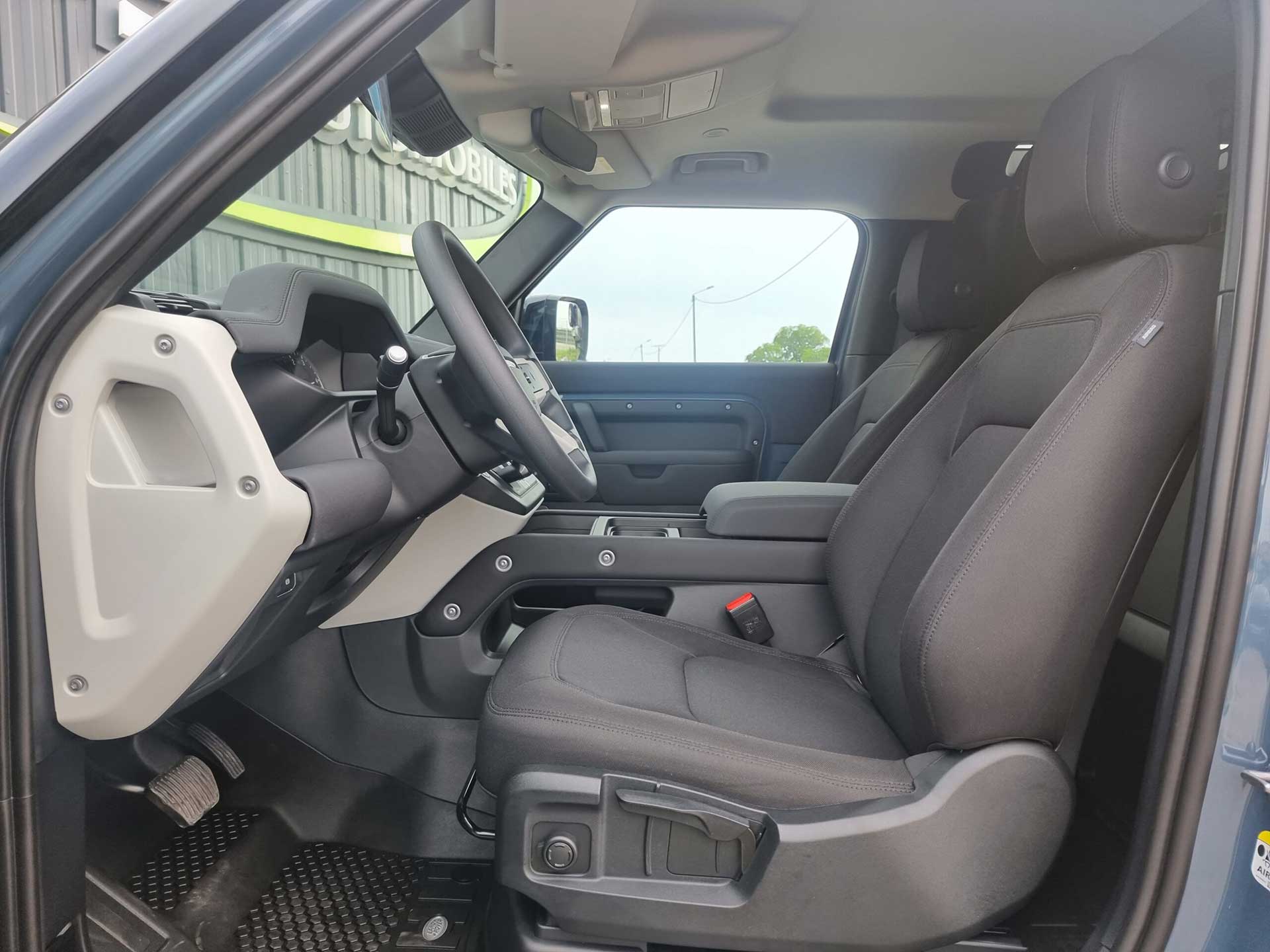 Photo LAND ROVER DEFENDER 90 HARD TOP D200