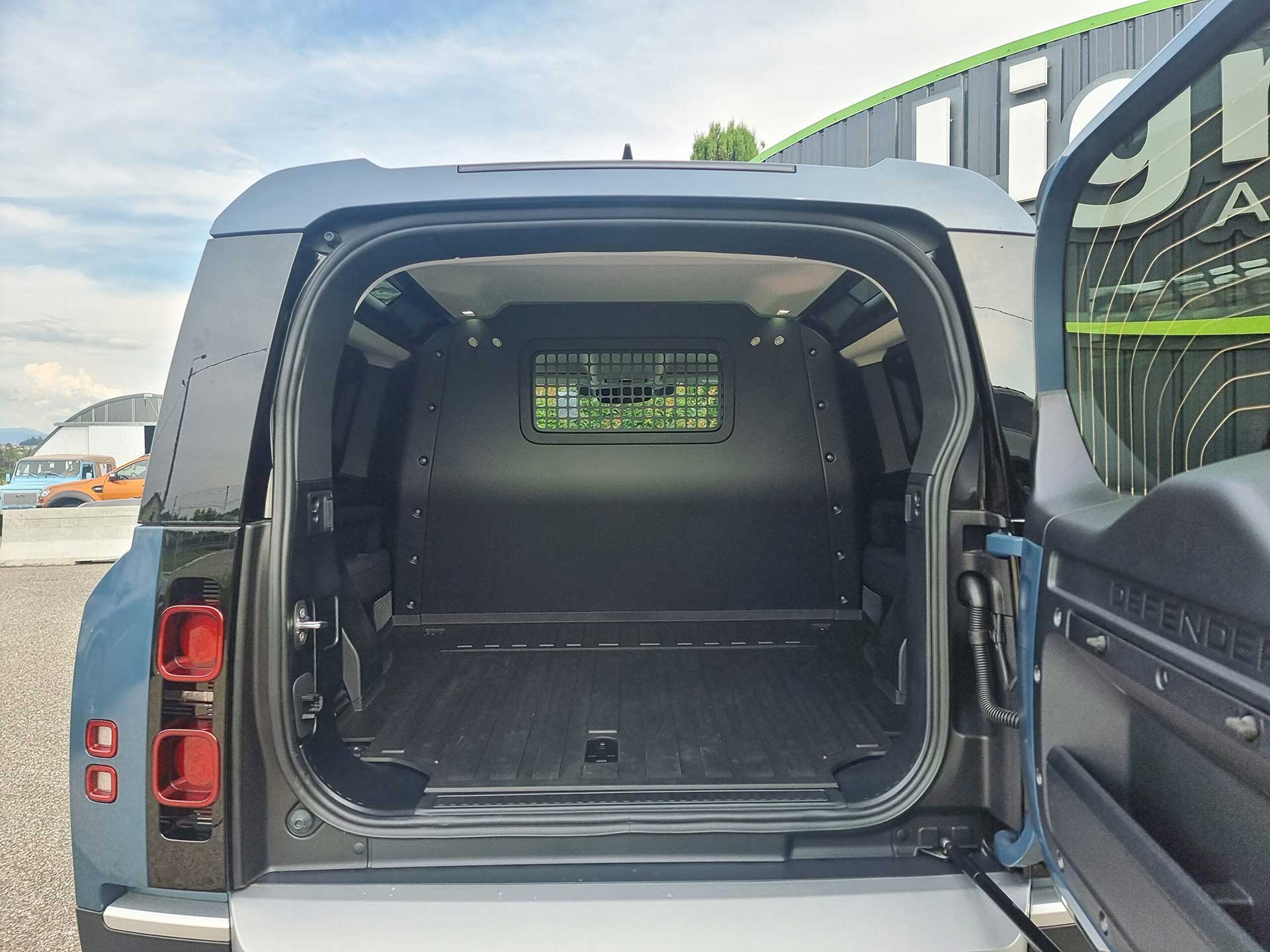 Photo LAND ROVER DEFENDER 90 HARD TOP D200