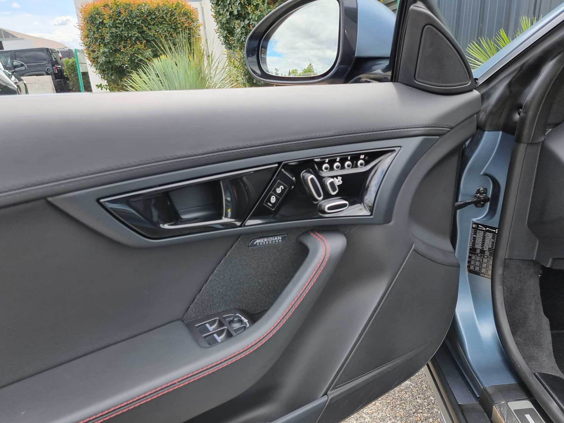 Photo JAGUAR F TYPE CABRIOLET 3.0 V6 380CV BVA8 R-DYNAMIC