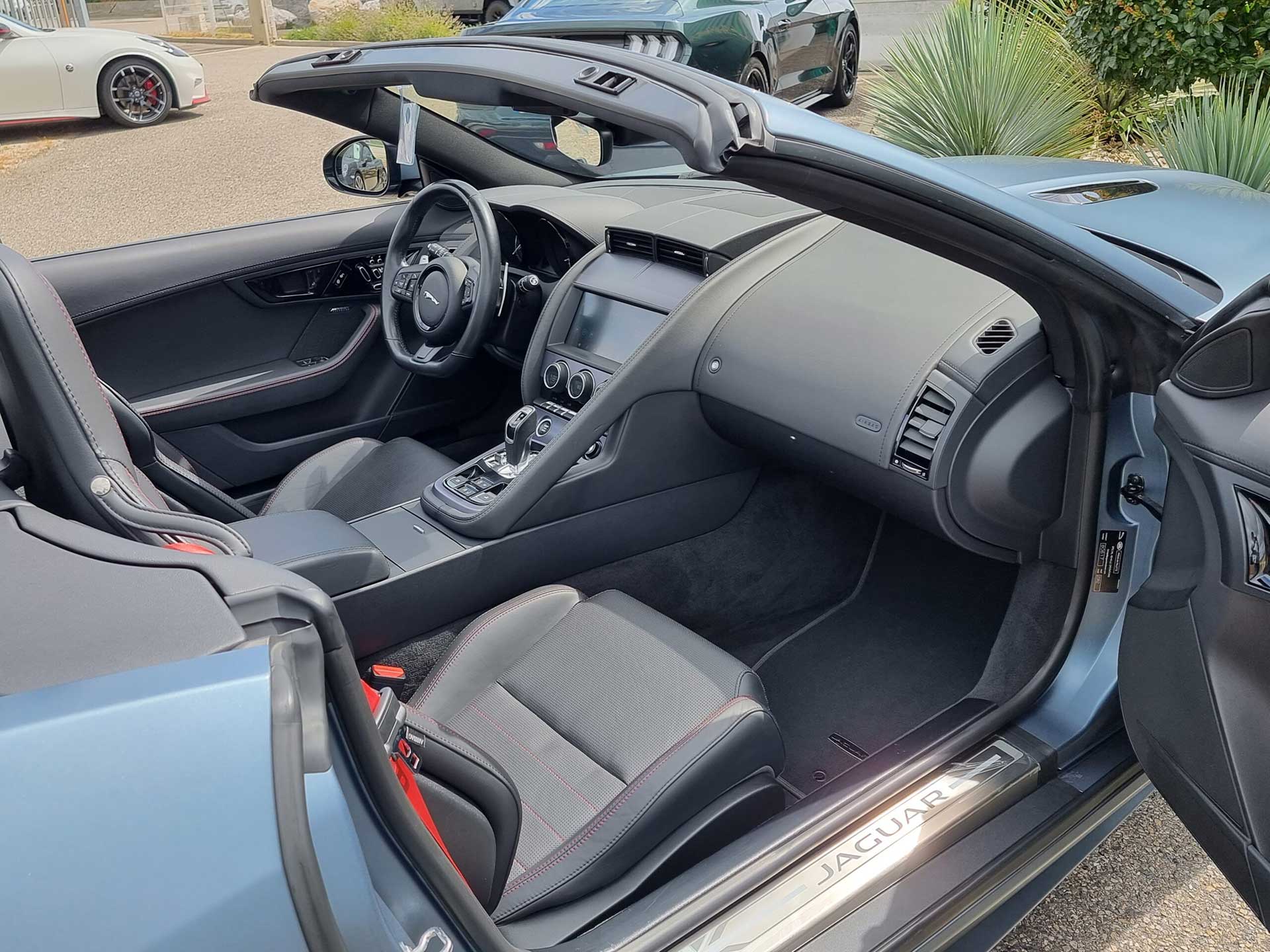 Photo JAGUAR F TYPE CABRIOLET 3.0 V6 380CV BVA8 R-DYNAMIC