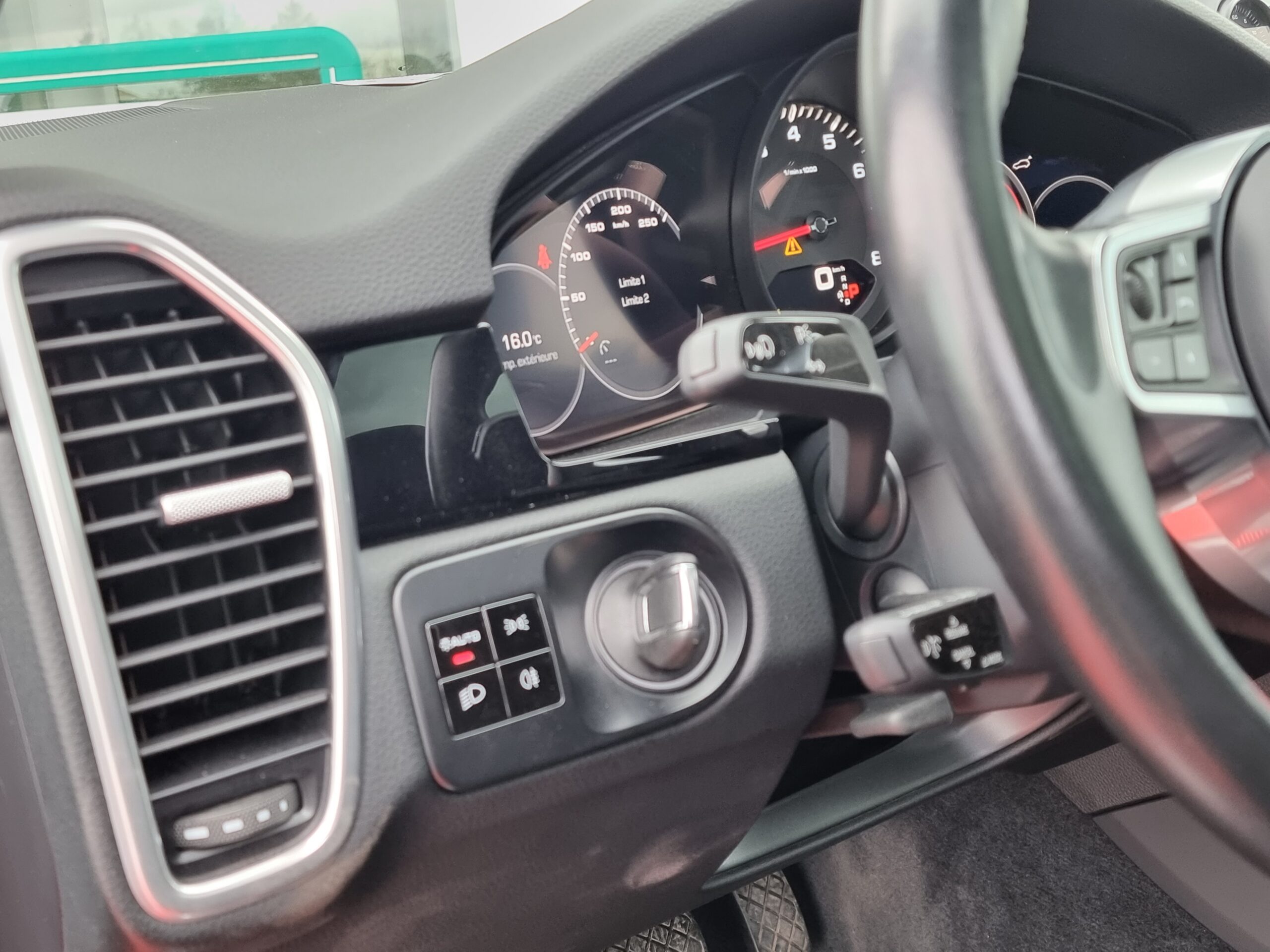 Photo PORSCHE CAYENNE COUPE 3.0 V6 340 CH PAS DE MALUS