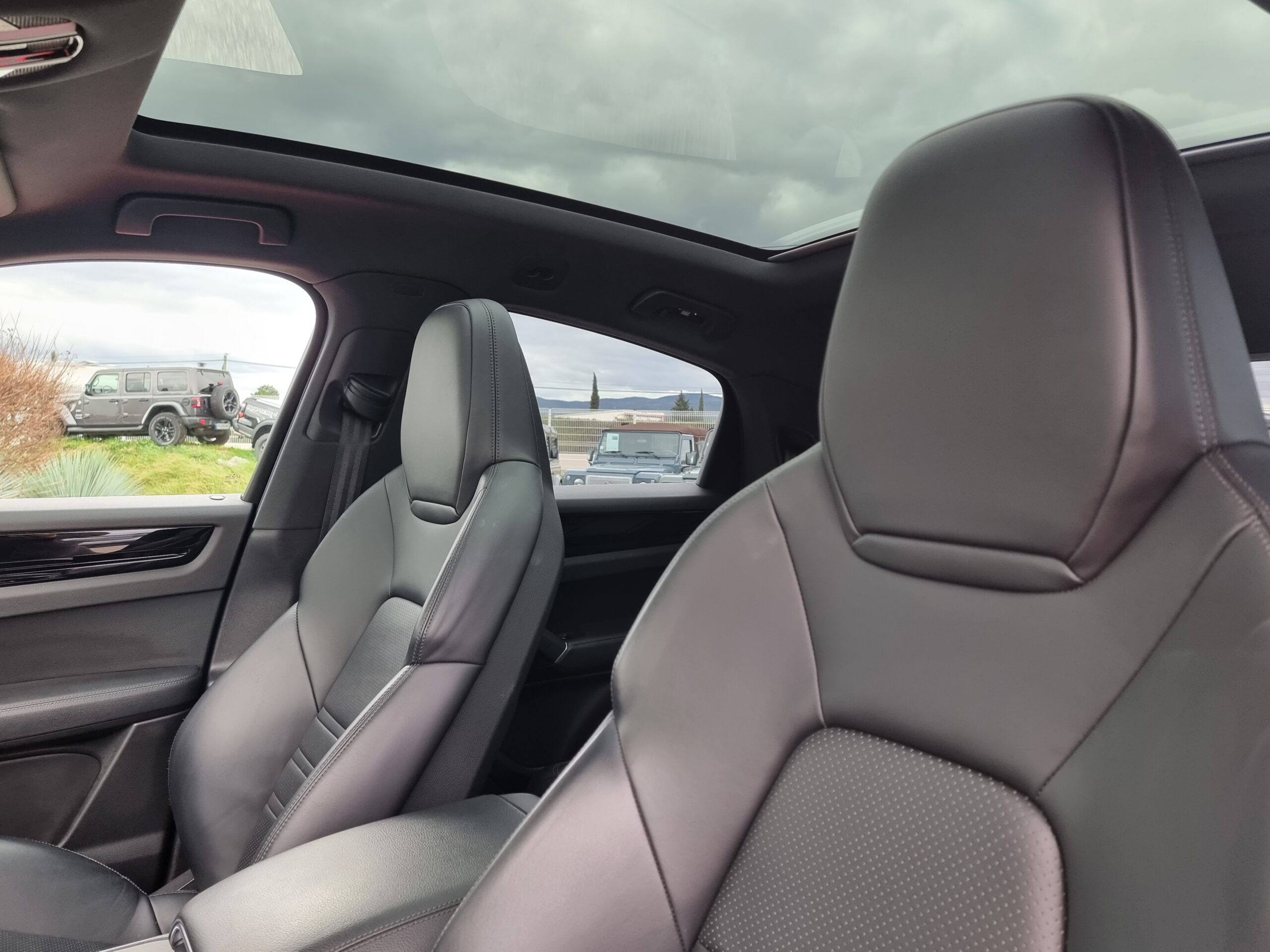 Photo PORSCHE CAYENNE COUPE 3.0 V6 340 CH PAS DE MALUS