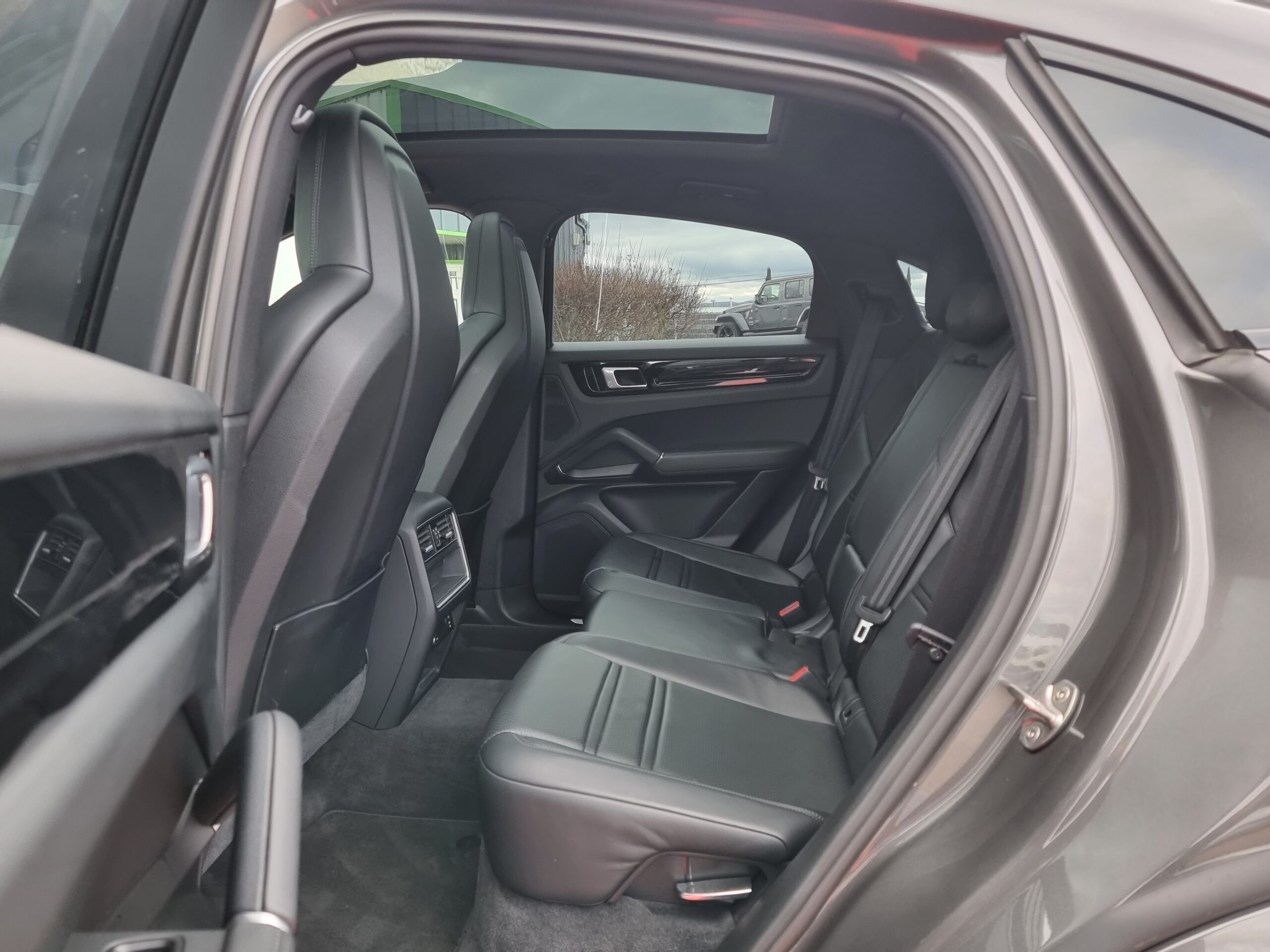 Photo PORSCHE CAYENNE COUPE 3.0 V6 340 CH PAS DE MALUS