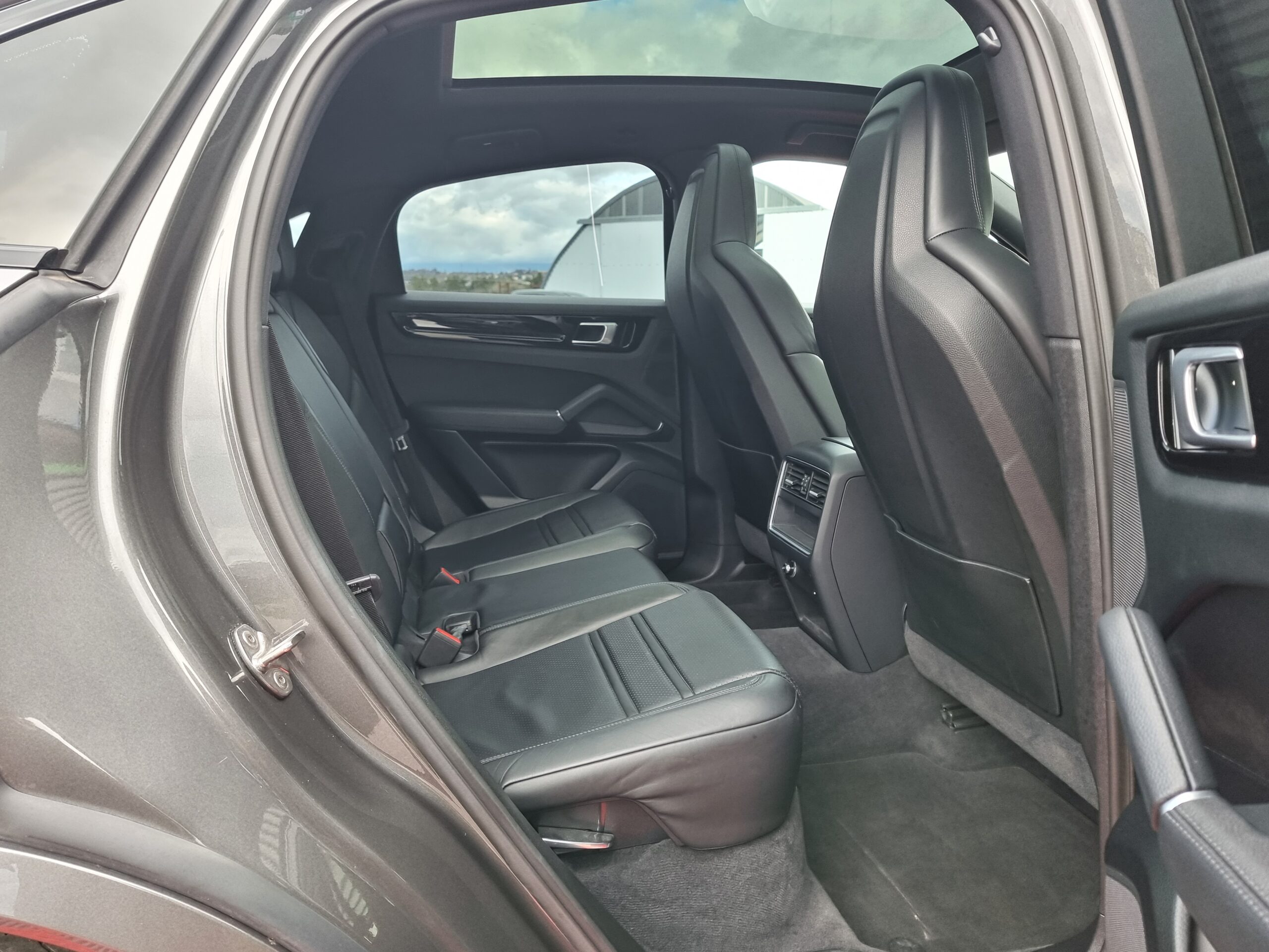 Photo PORSCHE CAYENNE COUPE 3.0 V6 340 CH PAS DE MALUS