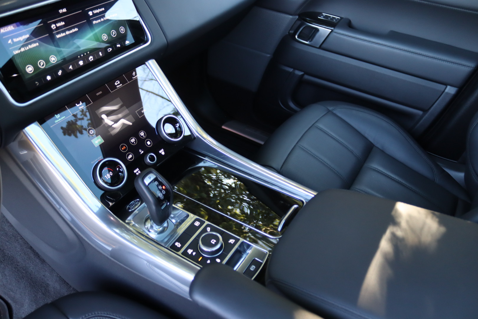 Photo LAND ROVER RANGER ROVER SPORT P400E HSE PHEV