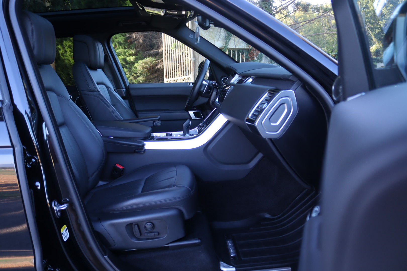 Photo LAND ROVER RANGER ROVER SPORT P400E HSE PHEV