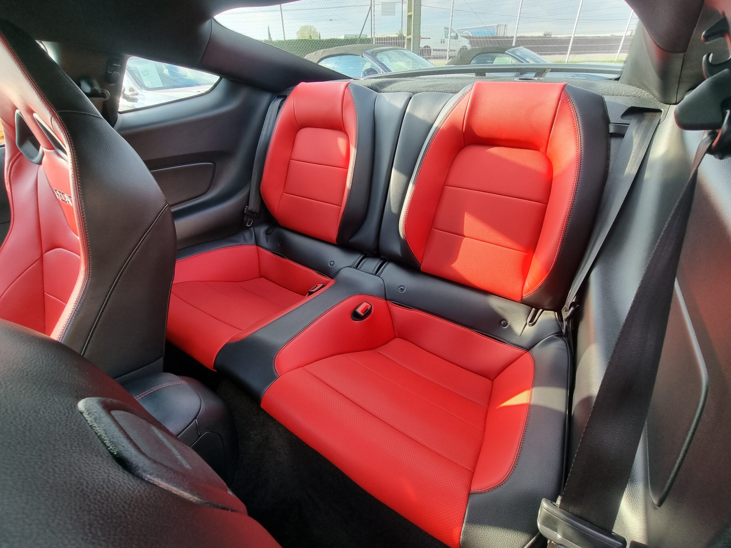 Photo FORD MUSTANG FASTBACK GT 5.0L V8 450 BVA10 RECARO