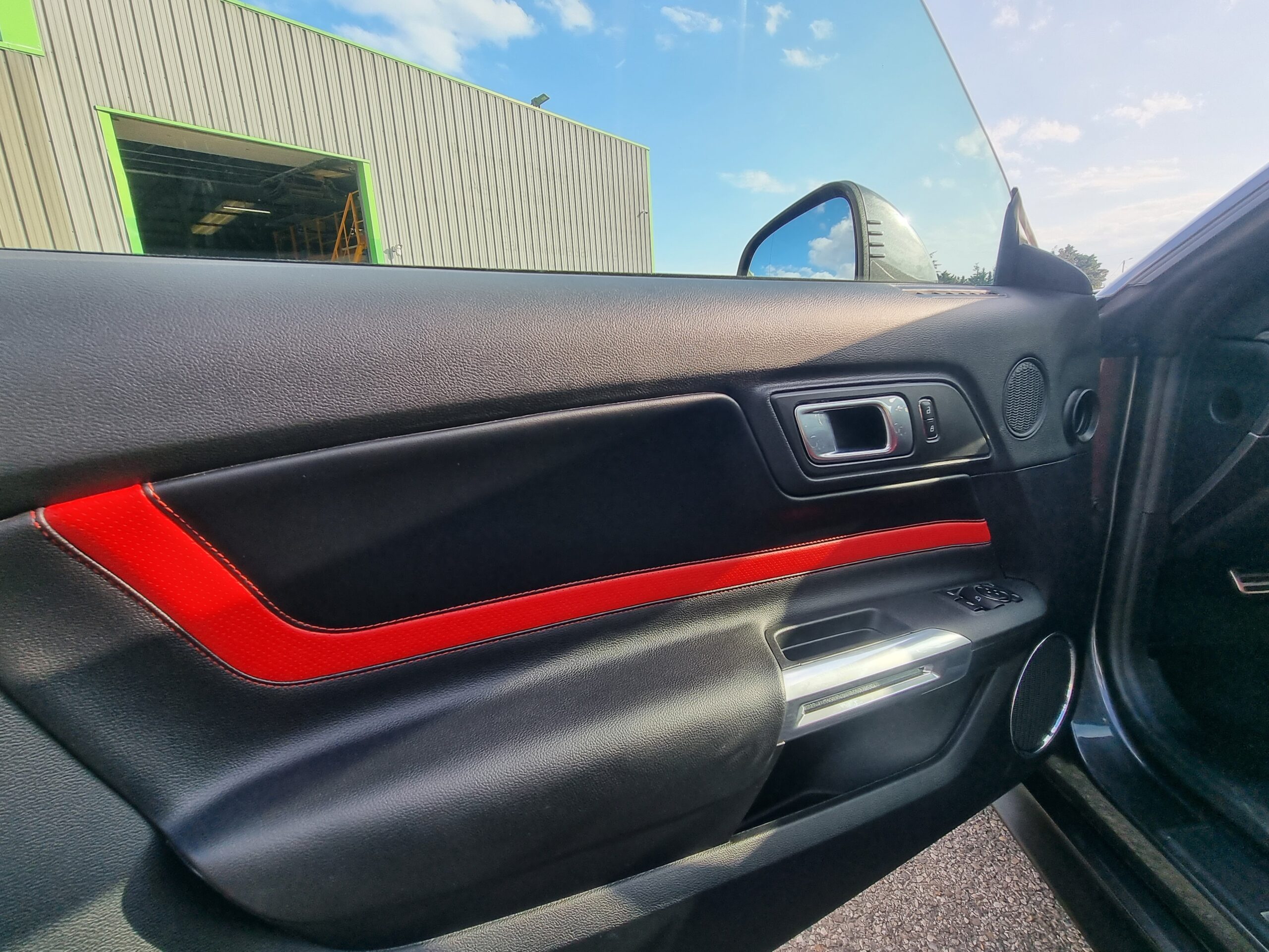 Photo FORD MUSTANG FASTBACK GT 5.0L V8 450 BVA10 RECARO