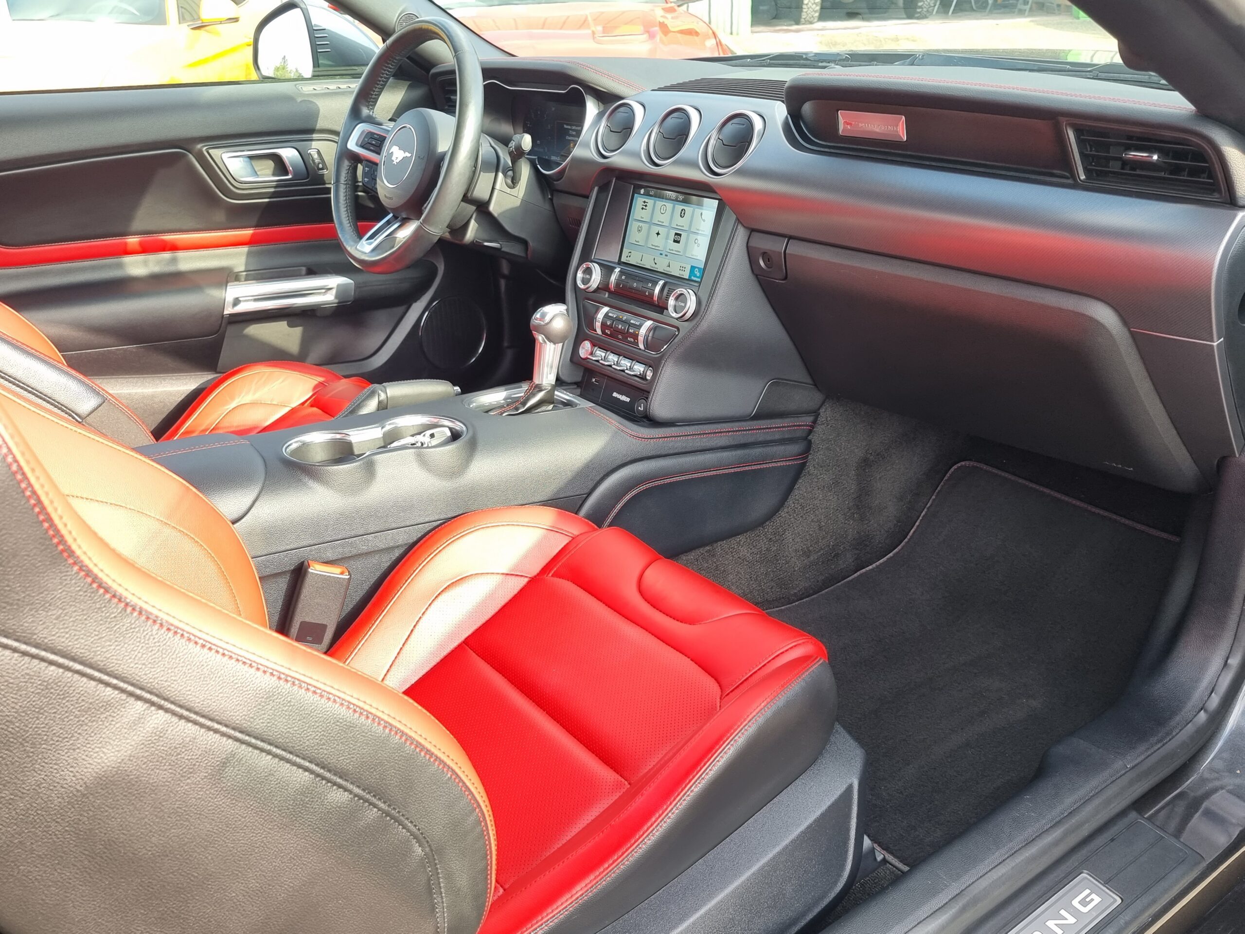 Photo FORD MUSTANG FASTBACK GT 5.0L V8 450 BVA10 RECARO