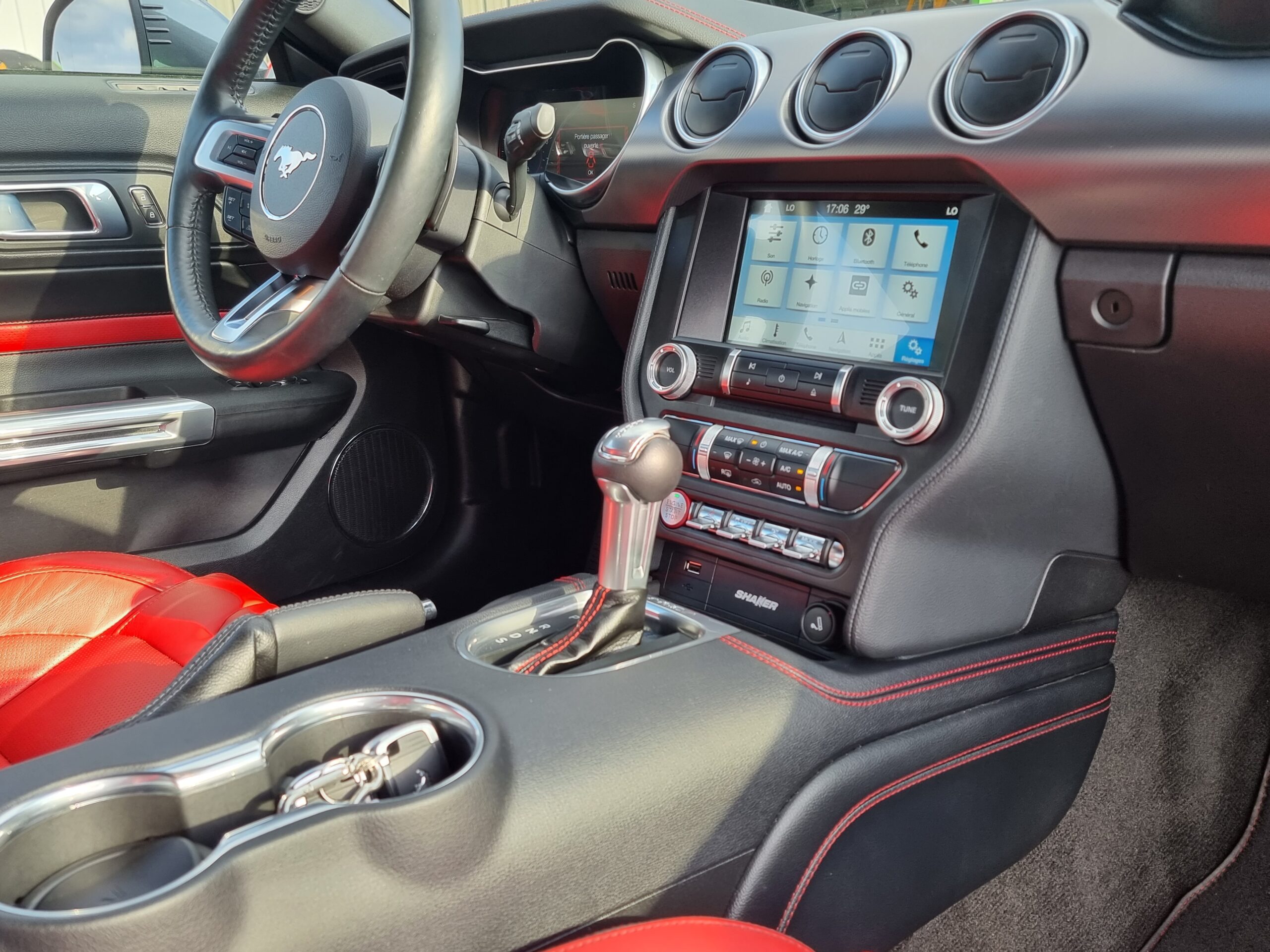 Photo FORD MUSTANG FASTBACK GT 5.0L V8 450 BVA10 RECARO