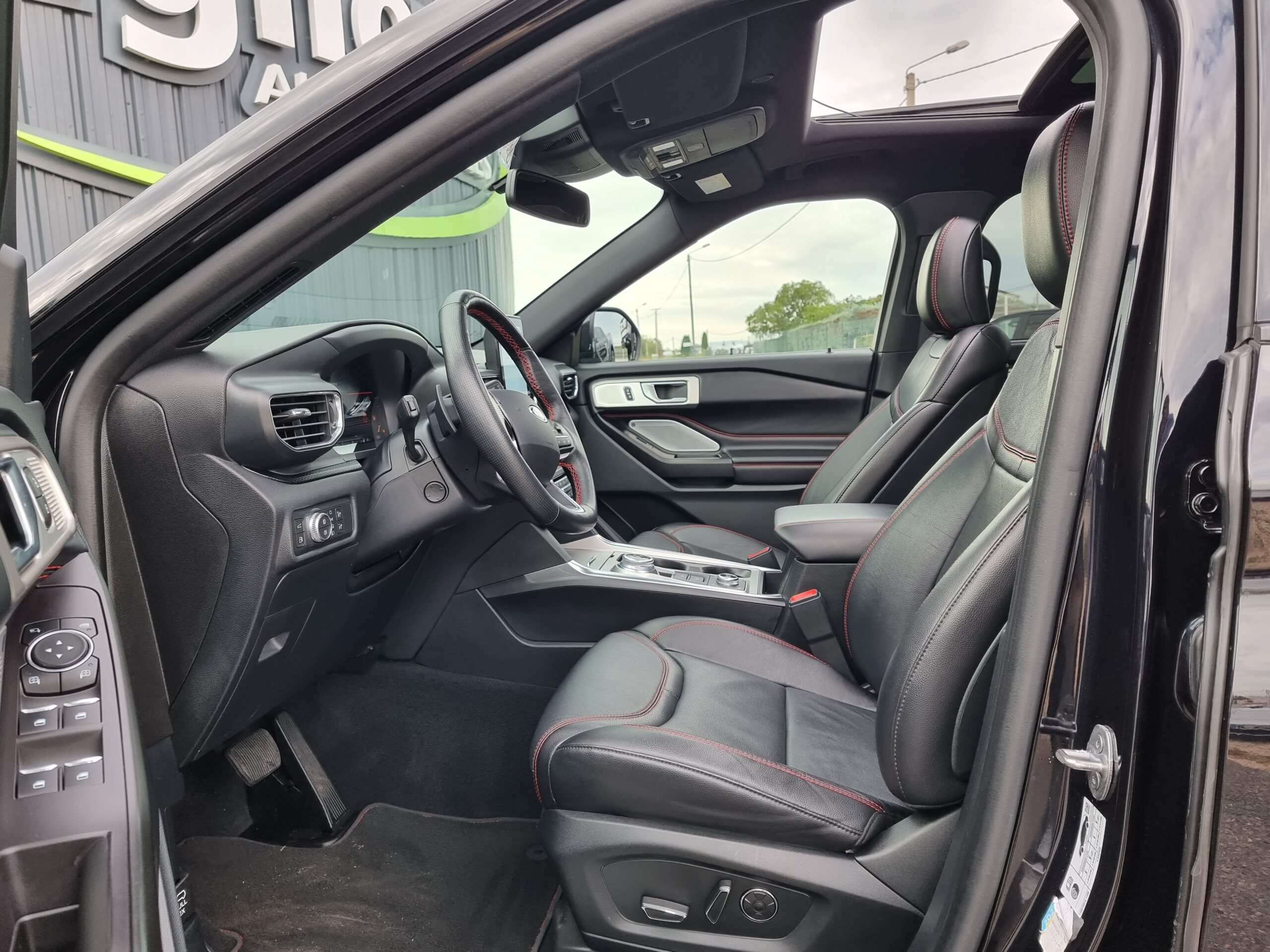 Photo FORD EXPLORER 3.0 ECOBOOST 457CH PARALLEL PHEV ST-LINE AWD BVA10