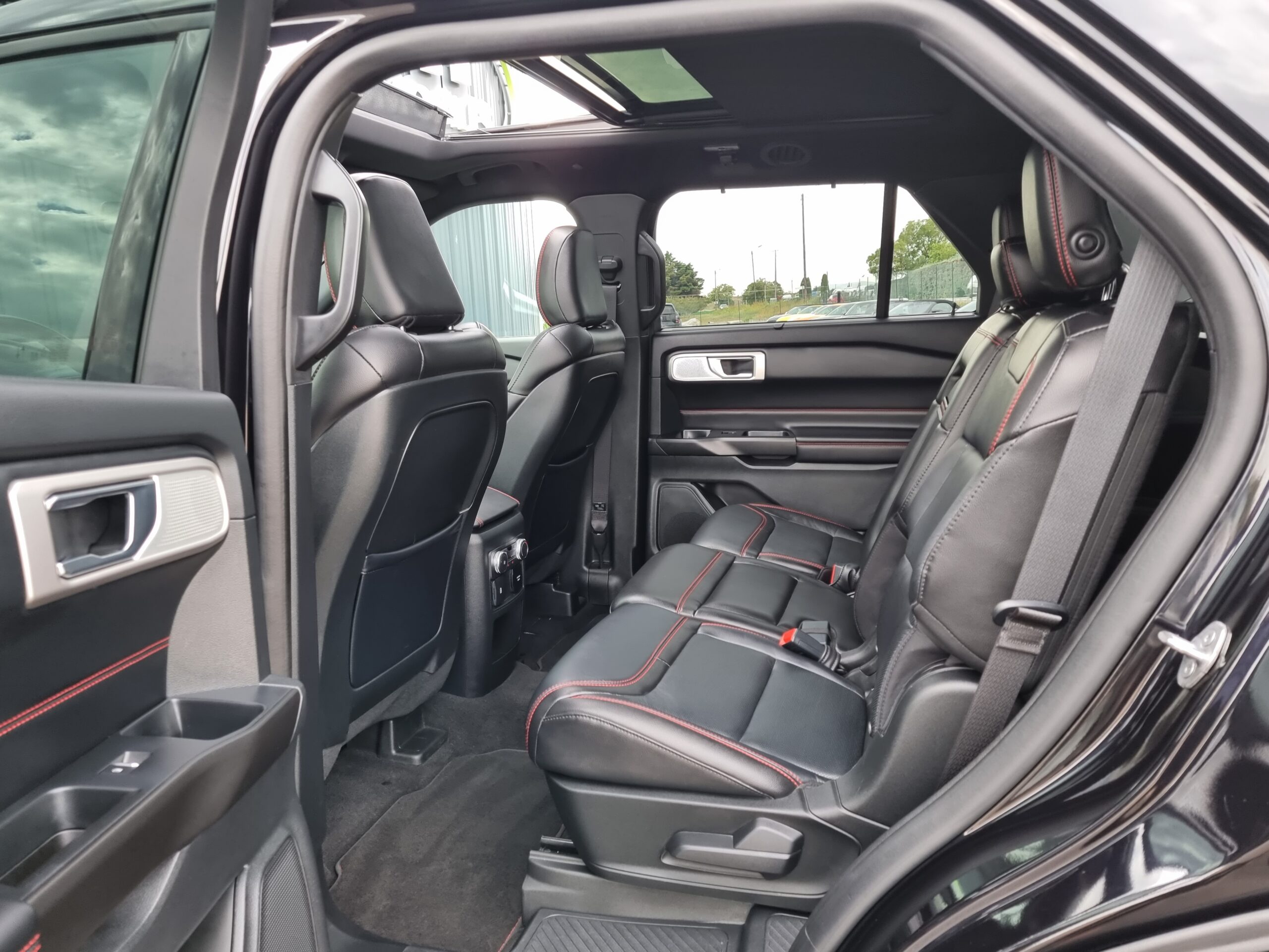 Photo FORD EXPLORER 3.0 ECOBOOST 457CH PARALLEL PHEV ST-LINE AWD BVA10