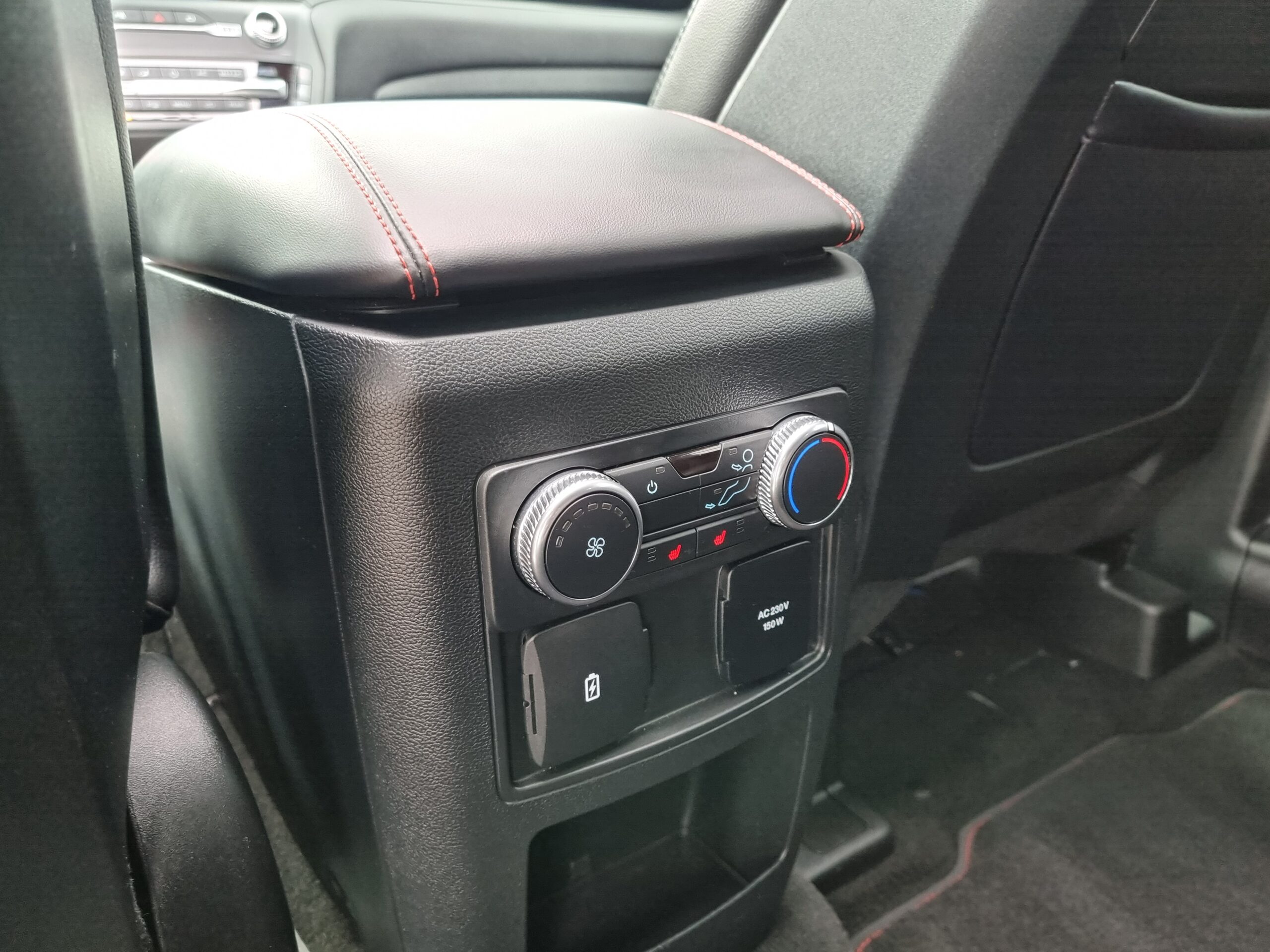 Photo FORD EXPLORER 3.0 ECOBOOST 457CH PARALLEL PHEV ST-LINE AWD BVA10