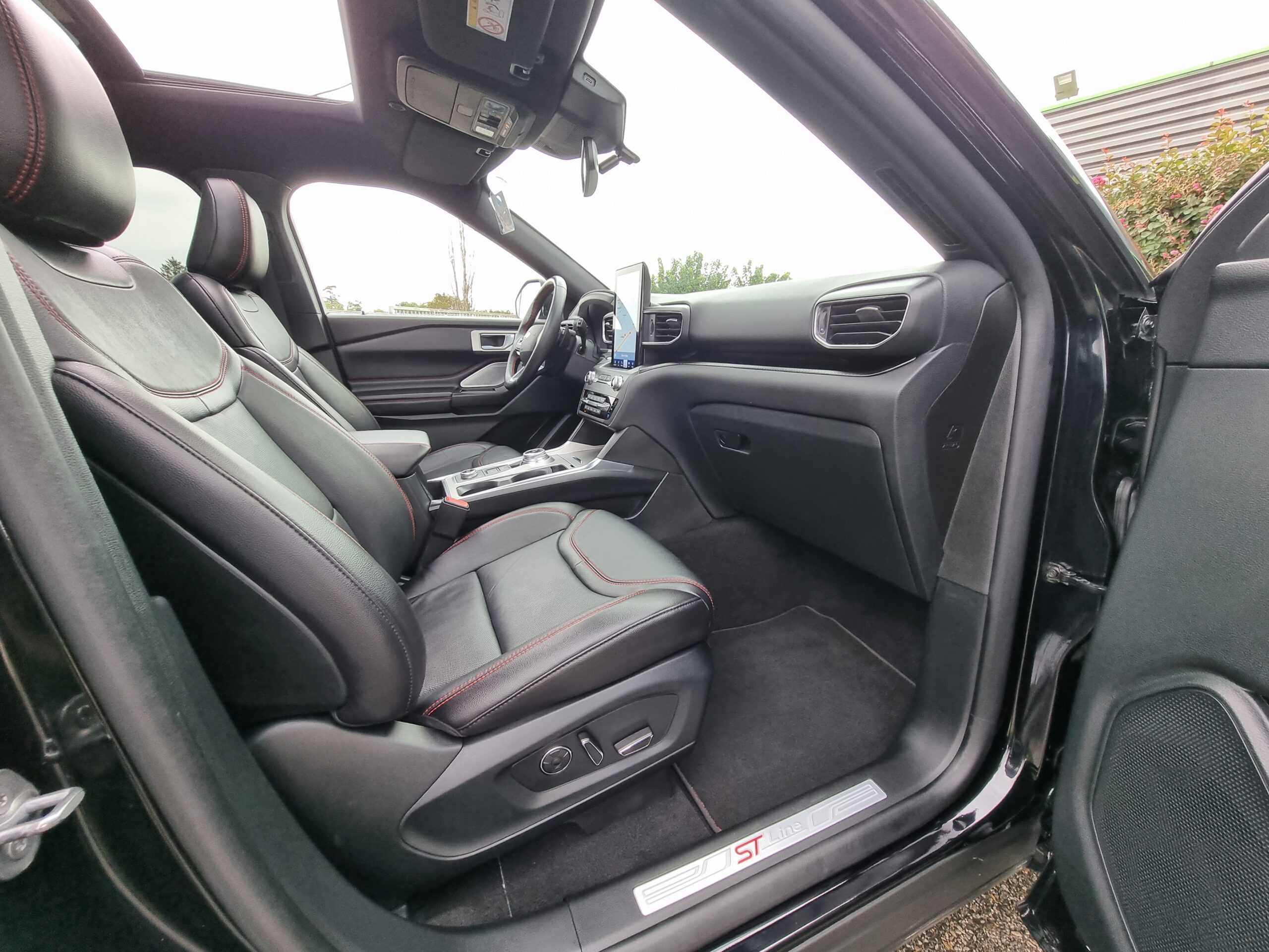 Photo FORD EXPLORER 3.0 ECOBOOST 457CH PARALLEL PHEV ST-LINE AWD BVA10
