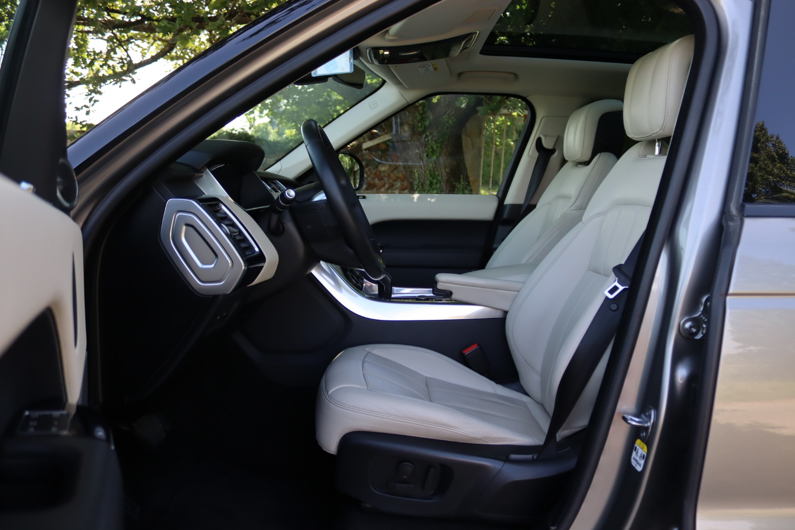 Photo  LAND ROVER RANGE ROVER SPORT P400E HSE PHEV