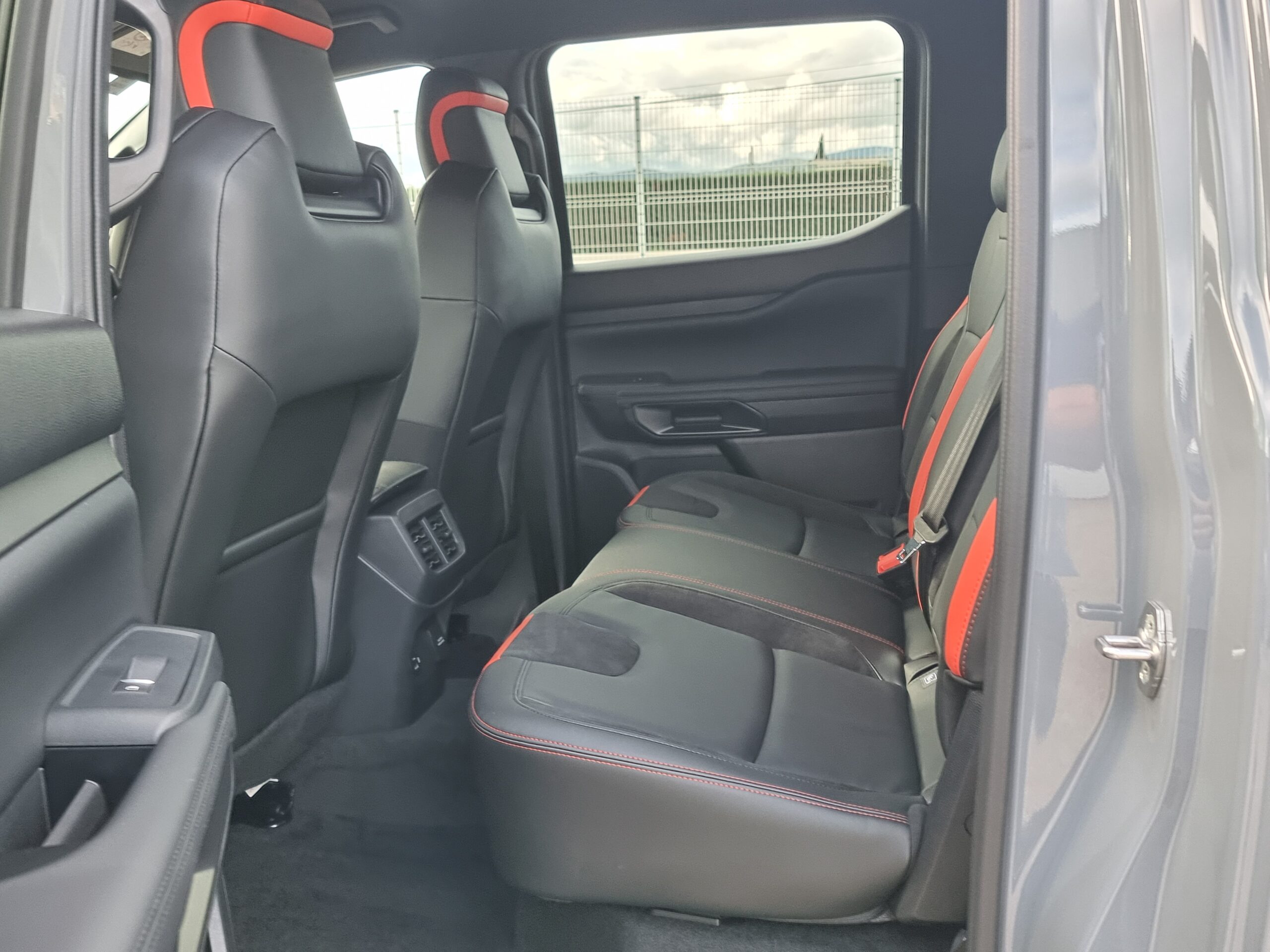 Photo  FORD RANGER RAPTOR 2.0 DIESEL 210CV BVA10