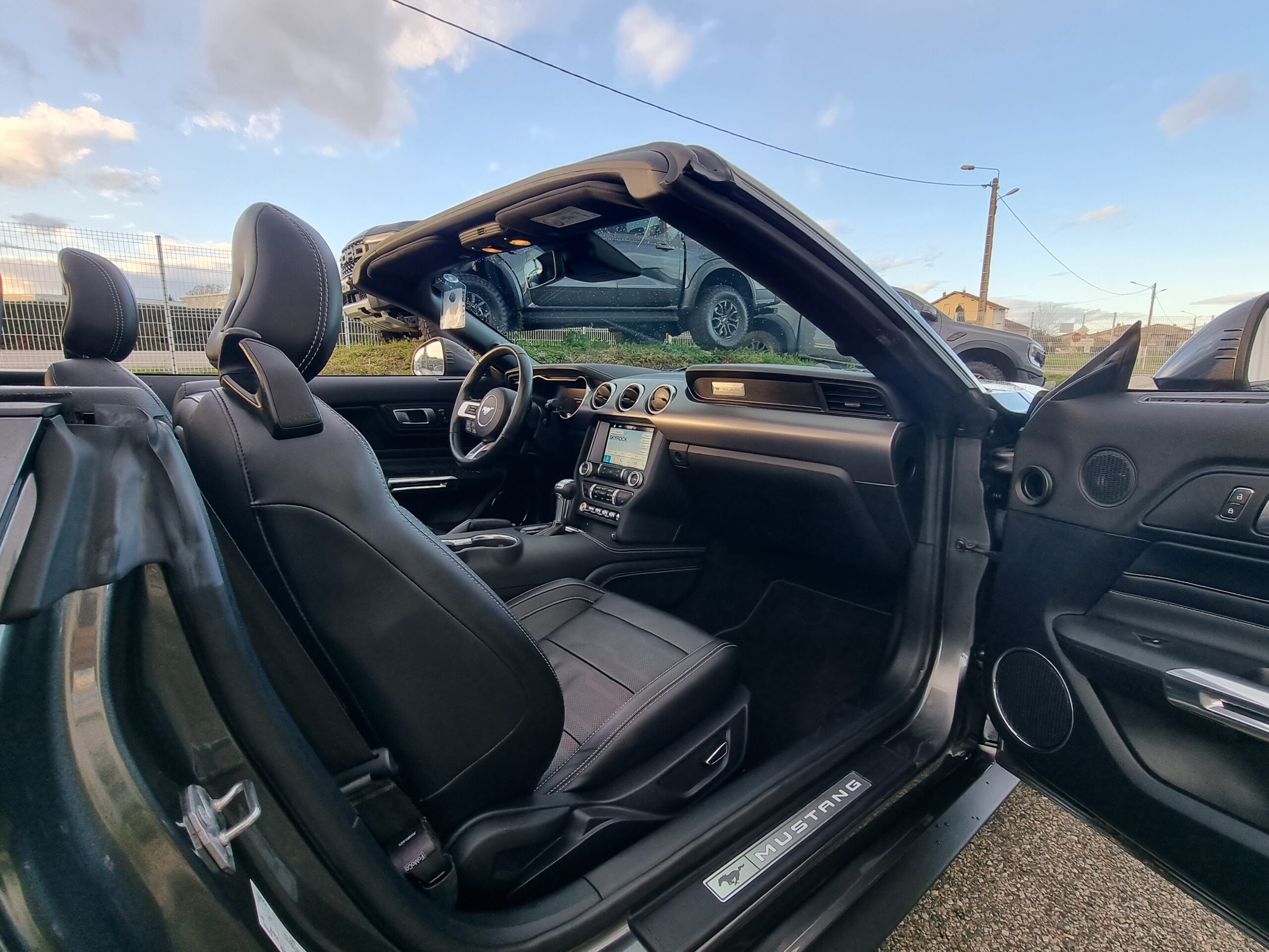 Photo FORD MUSTANG CABRIOLET GT 5.0L V8 450 BVA10 PREMIUM