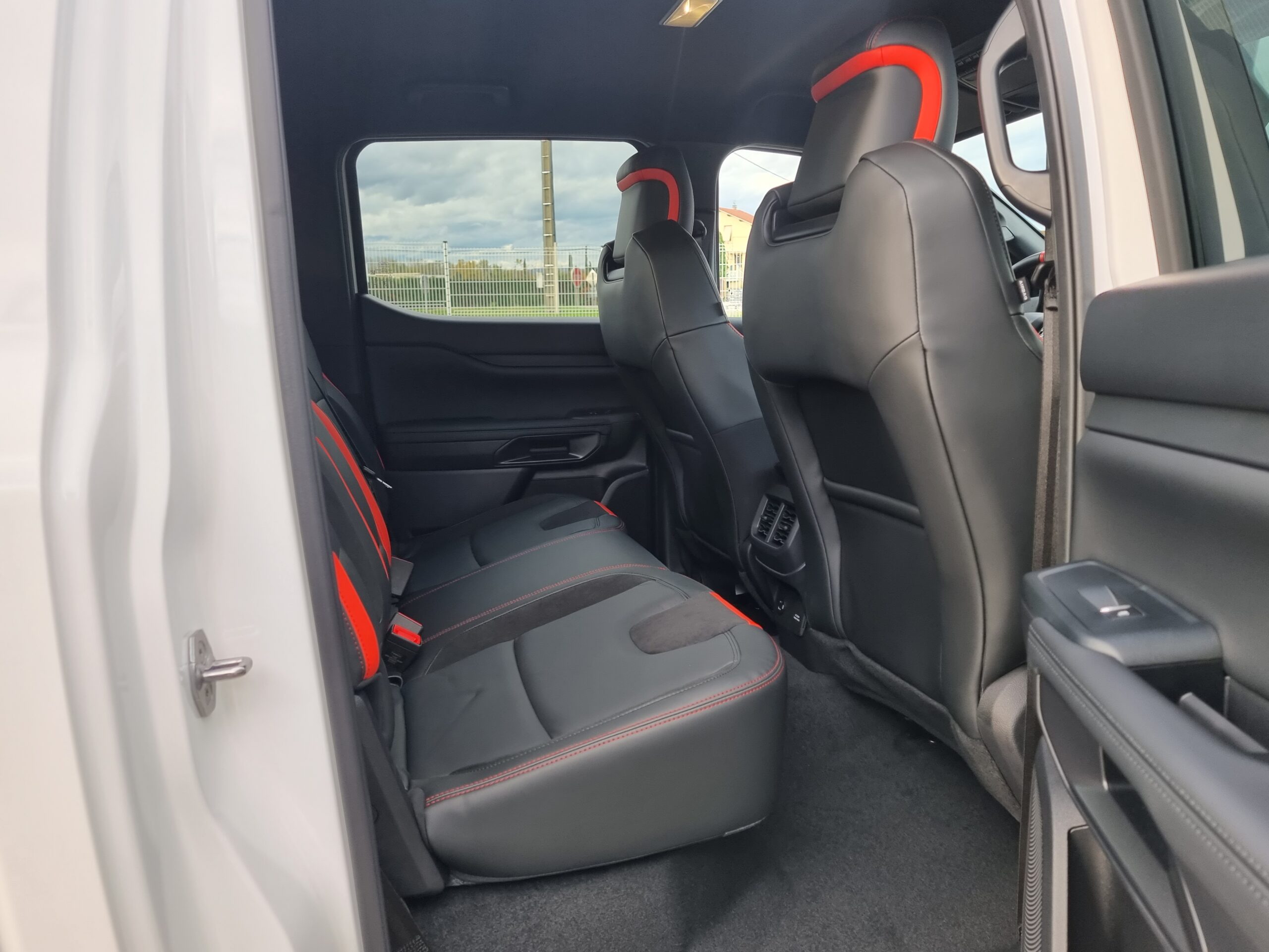 Photo FORD RANGER RAPTOR 3.0 ECOBOOST V6 292CV