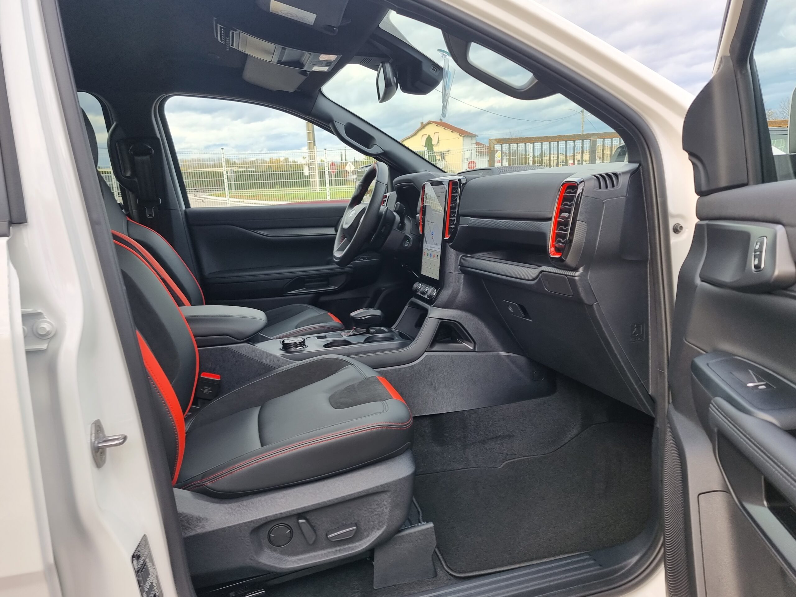 Photo FORD RANGER RAPTOR 3.0 ECOBOOST V6 292CV