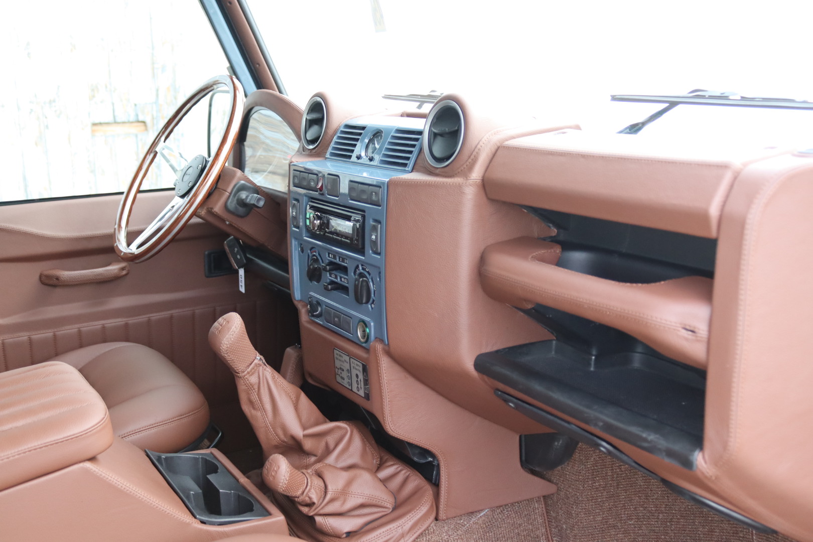 Photo DEFENDER 90 TD4 2.2L SW 4 PLACES