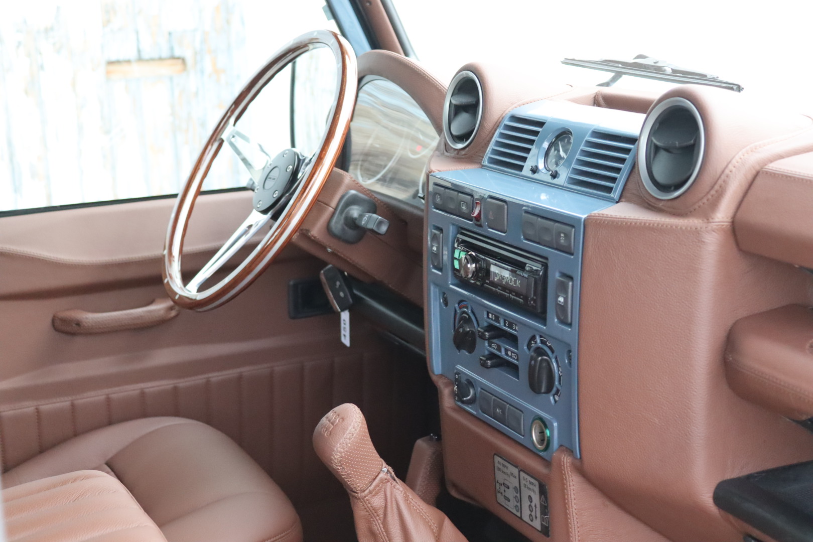 Photo DEFENDER 90 TD4 2.2L SW 4 PLACES