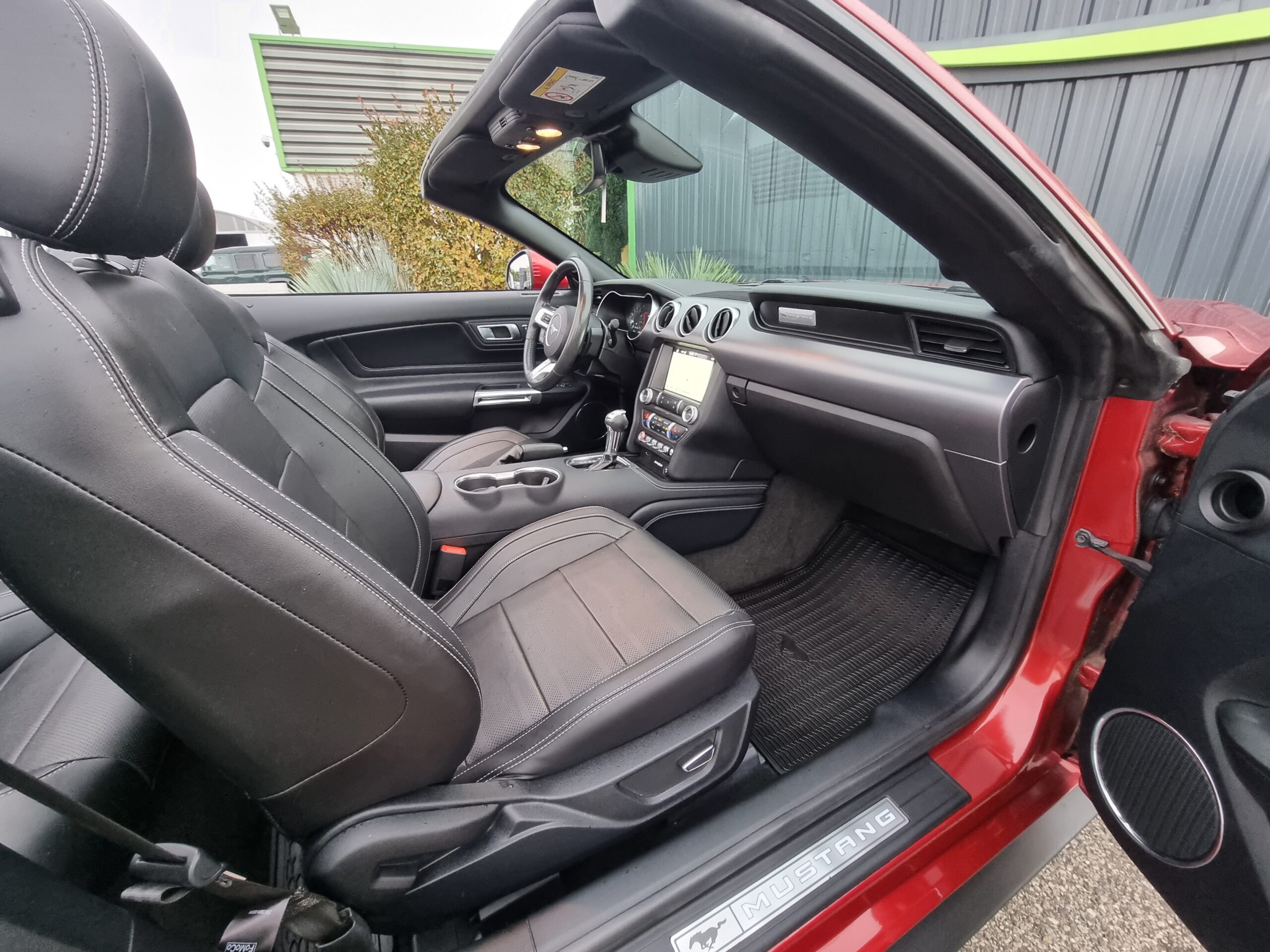 Photo FORD MUSTANG CABRIOLET GT 5.0L V8 450 BVA10 PREMIUM