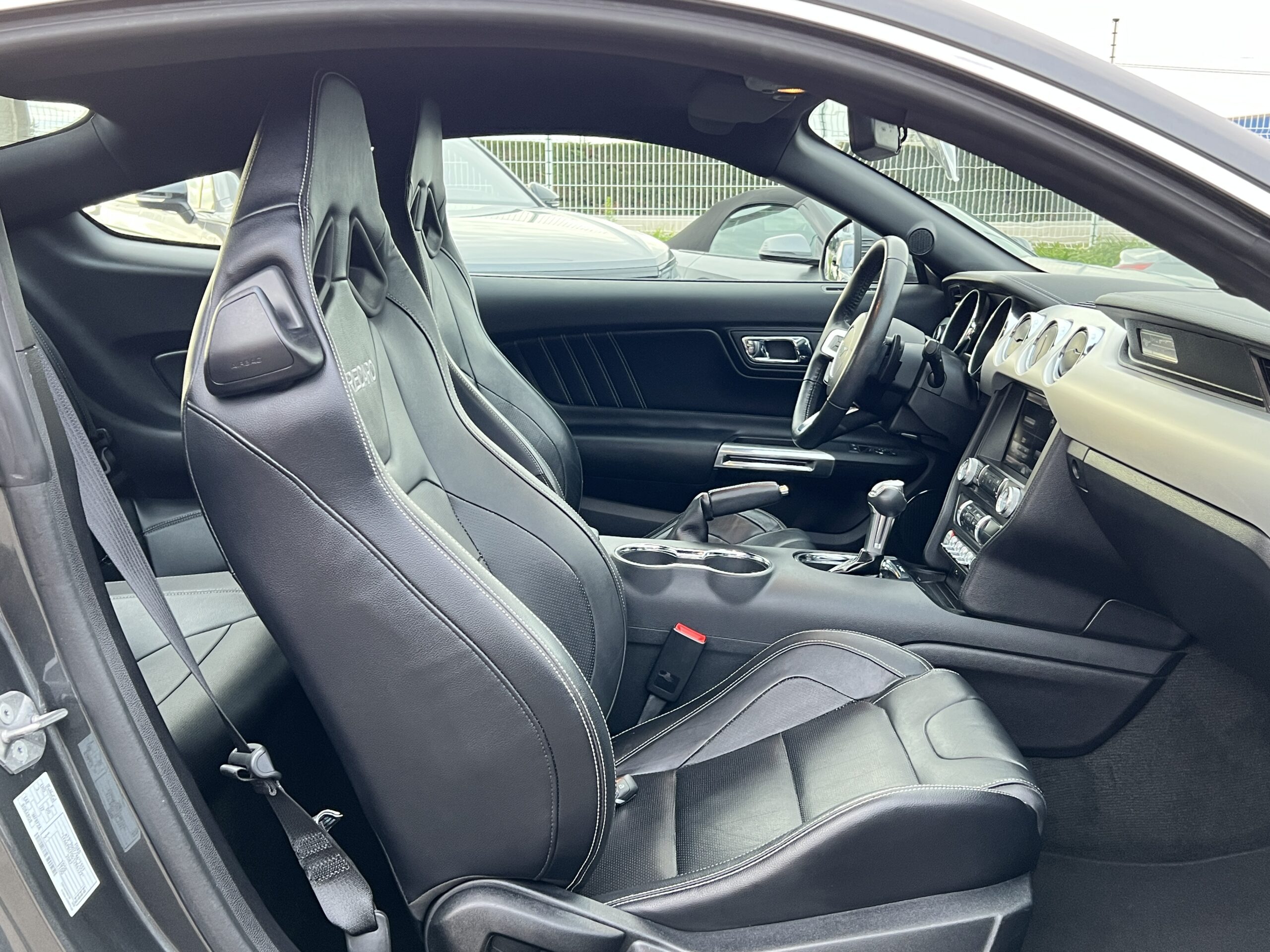 Photo FORD MUSTANG FASTBACK GT 5.0L V8 421 BVA RECARO