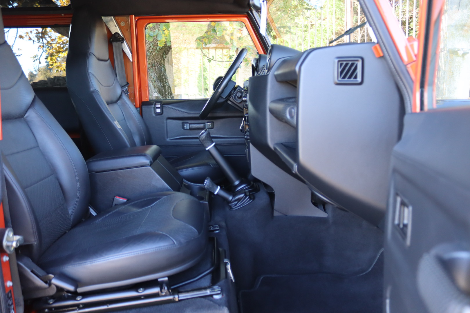 Photo LAND ROVER DEFENDER 90 TD4 2.2 ADVENTURE EDITION