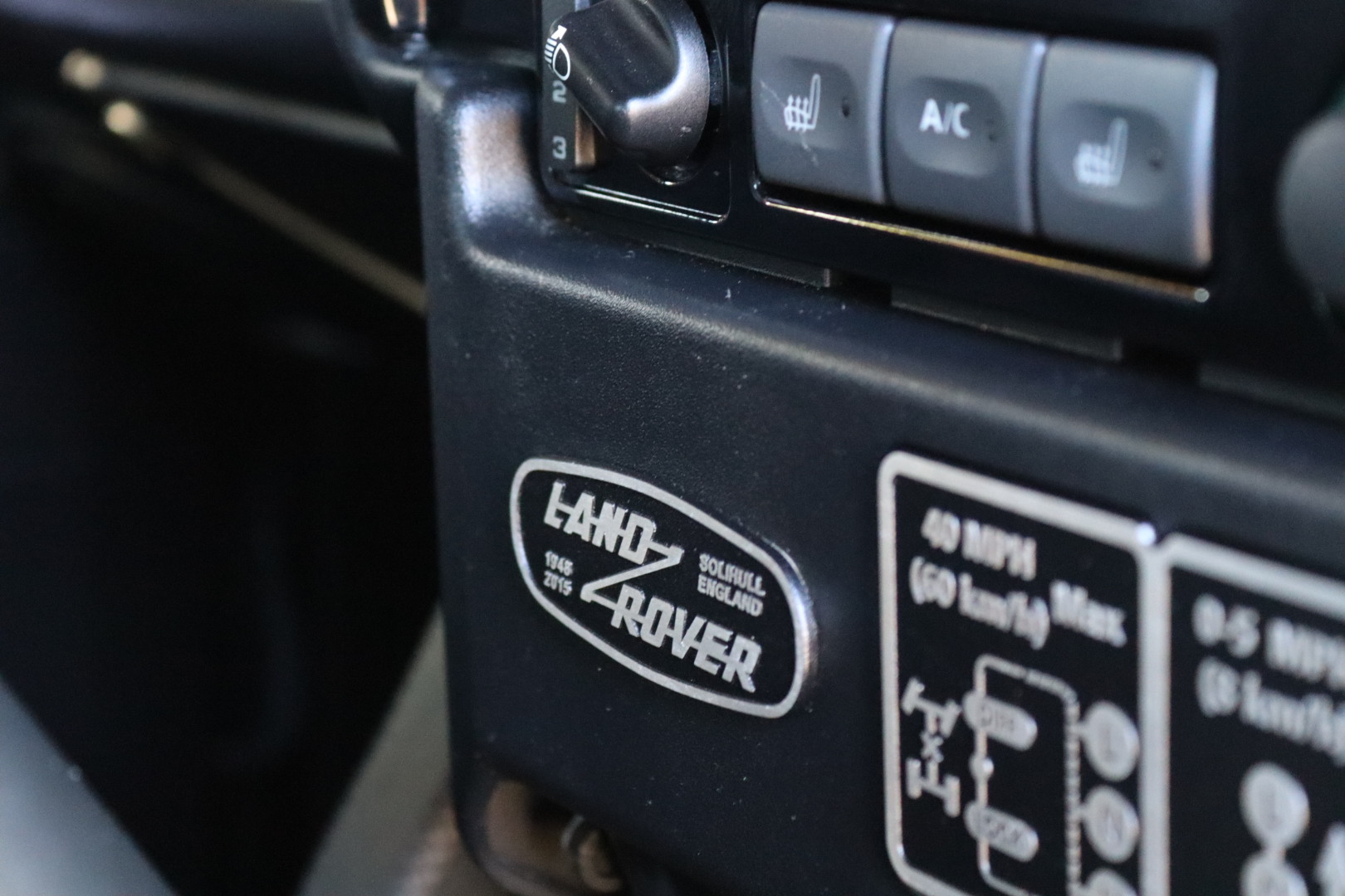 Photo LAND ROVER DEFENDER 90 TD4 2.2 ADVENTURE EDITION