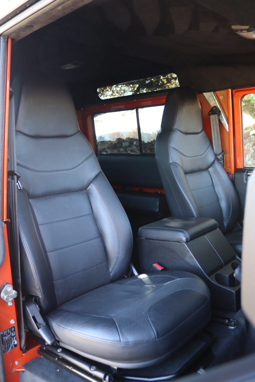 Photo LAND ROVER DEFENDER 90 TD4 2.2 ADVENTURE EDITION