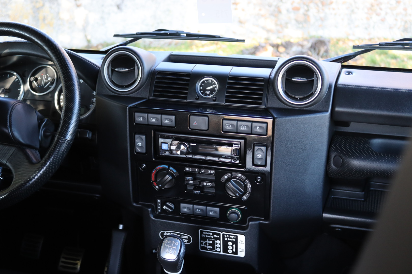 Photo LAND ROVER DEFENDER 90 TD4 2.2 ADVENTURE EDITION
