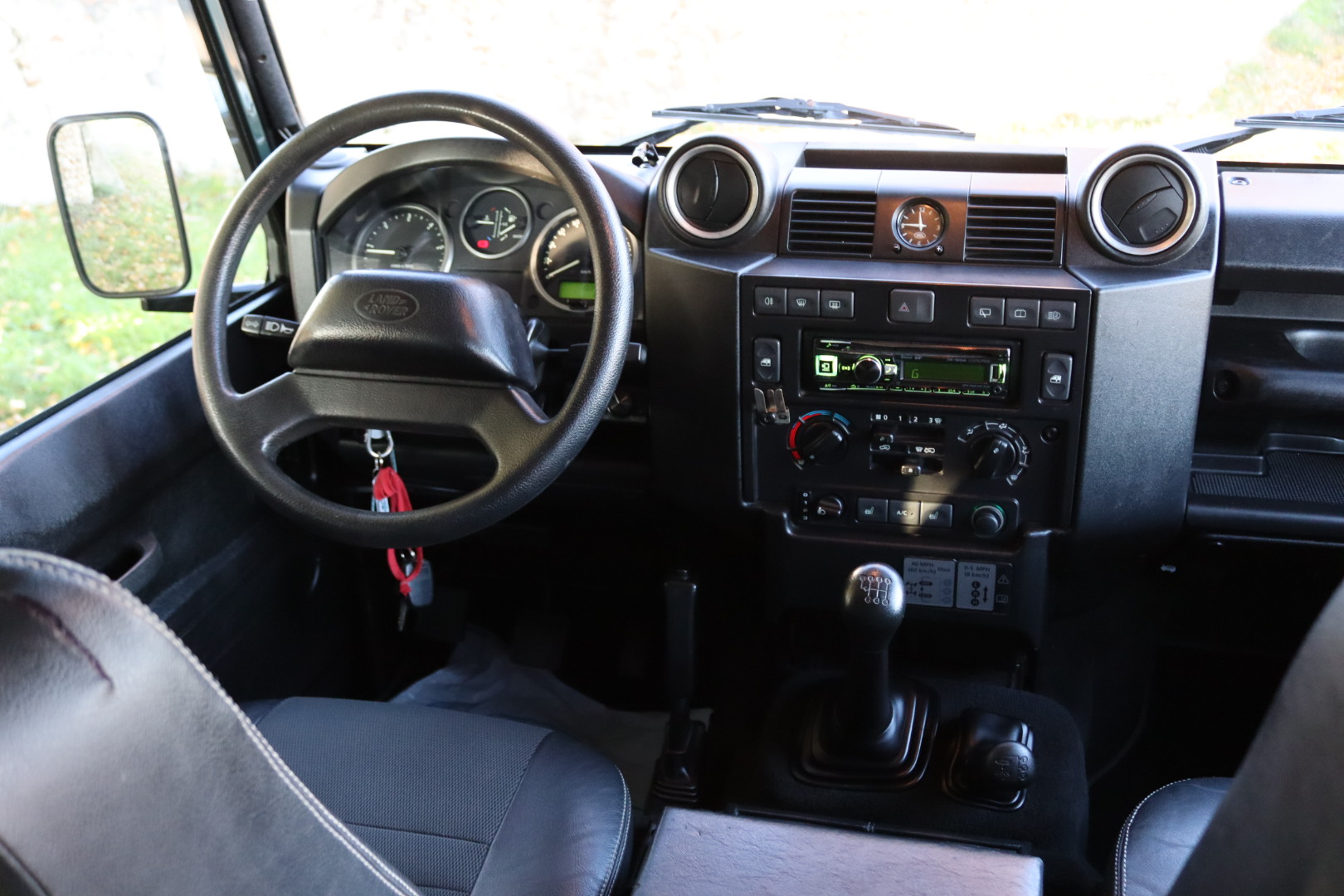 Photo LAND ROVER DEFENDER 2.4 TD4 SW 5 PLACES