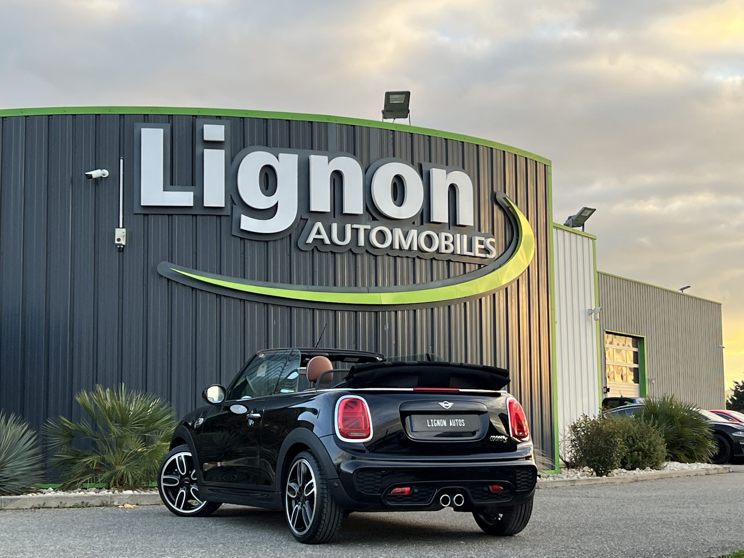 Photo Mini Cabrio III (F57) Cooper S 192ch John Cooper Works BVA7 