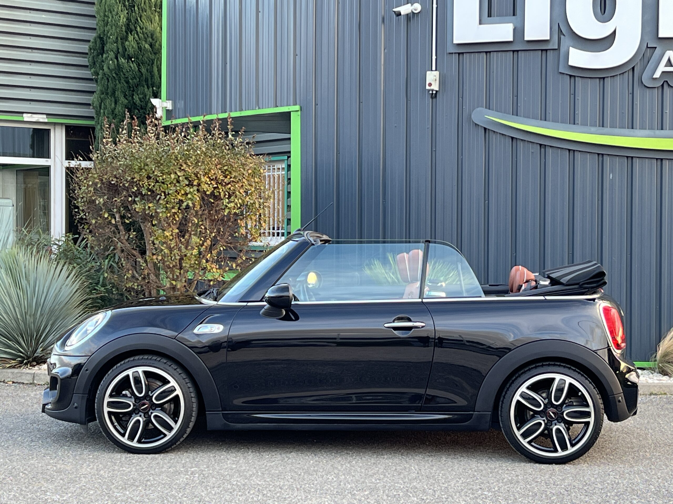 Photo Mini Cabrio III (F57) Cooper S 192ch John Cooper Works BVA7 