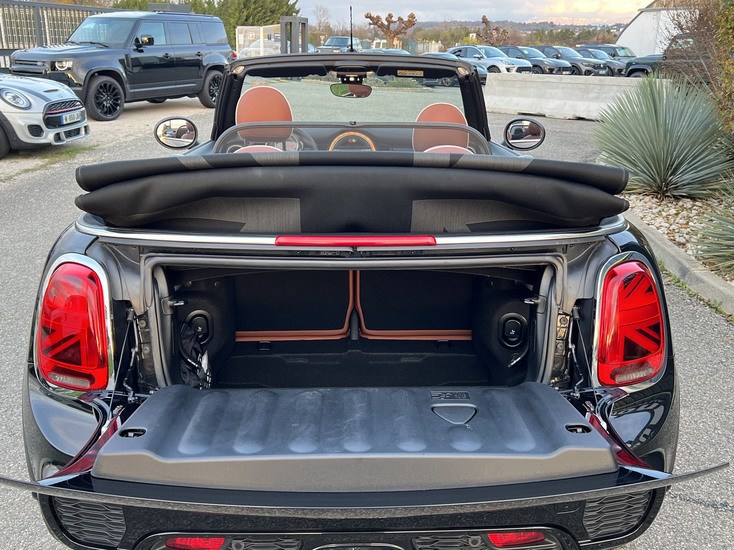 Photo Mini Cabrio III (F57) Cooper S 192ch John Cooper Works BVA7 