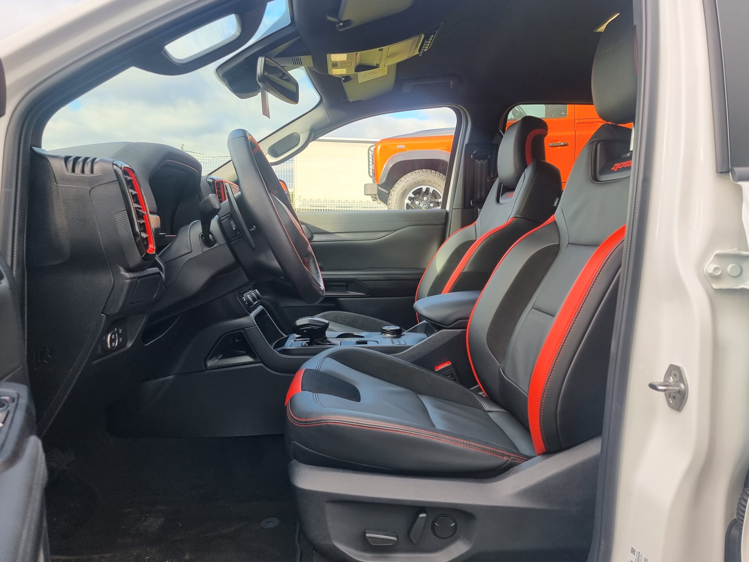 Photo FORD RANGER RAPTOR 3.0L ECOBOOST V6 292CV 2023