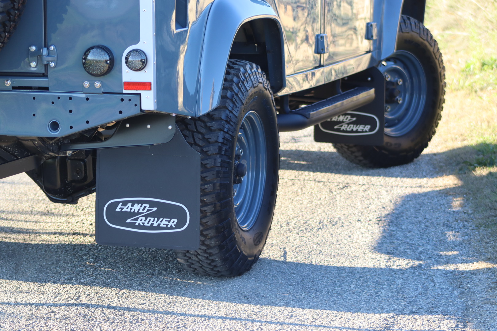 Photo DEFENDER 110 TD5 CREW CAB R.A.F. BLUE 5 PLACES