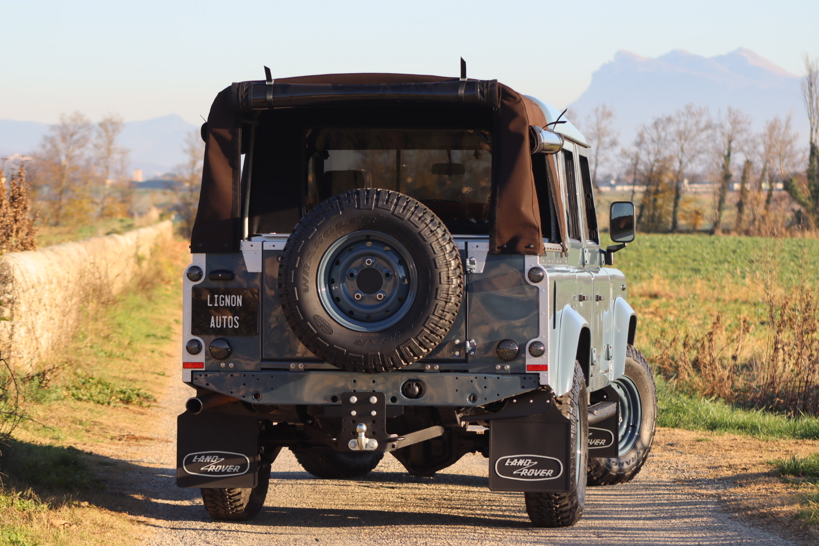 Photo DEFENDER 110 TD5 CREW CAB R.A.F. BLUE 5 PLACES