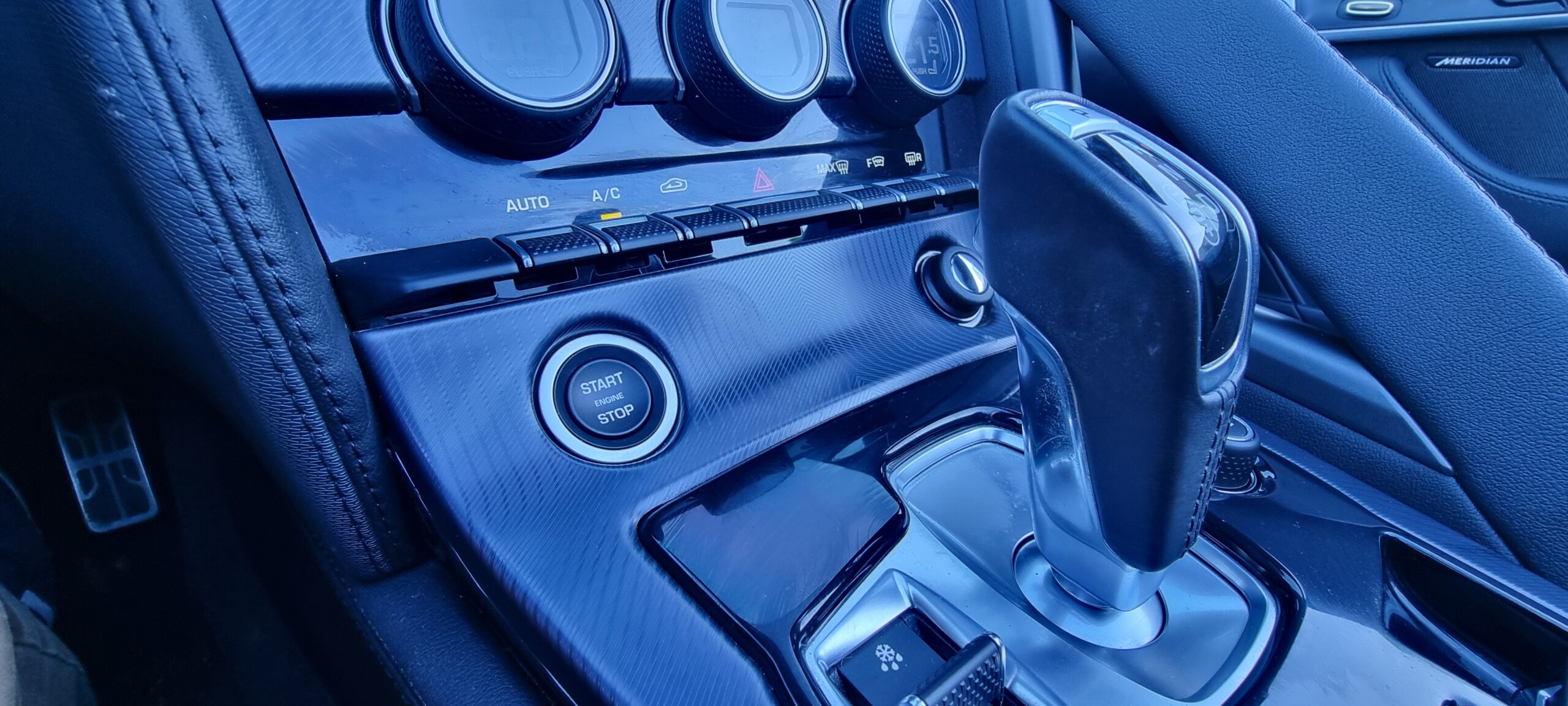 Photo JAGUAR F-TYPE CABRIOLET P380 R-DYNAMIC BVA8