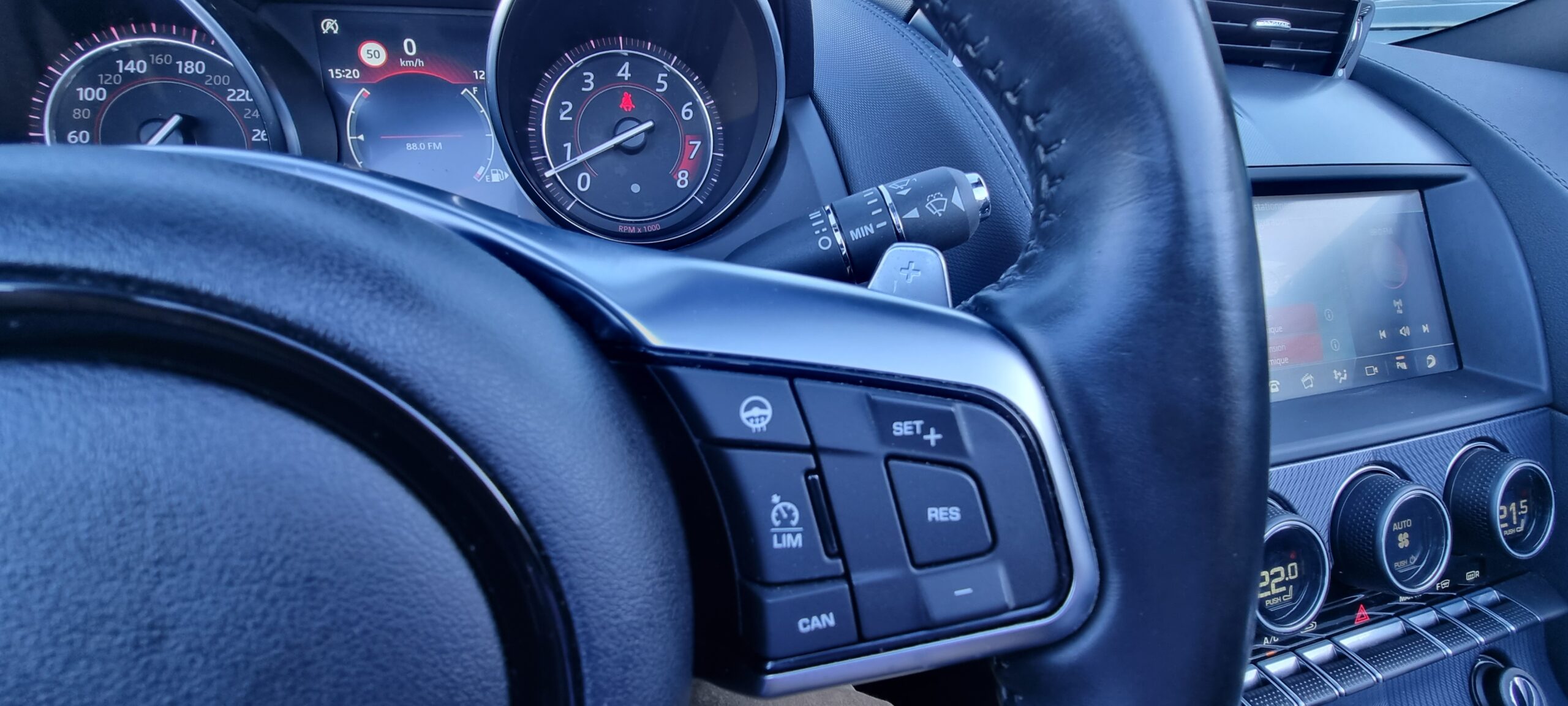 Photo JAGUAR F-TYPE CABRIOLET P380 R-DYNAMIC BVA8