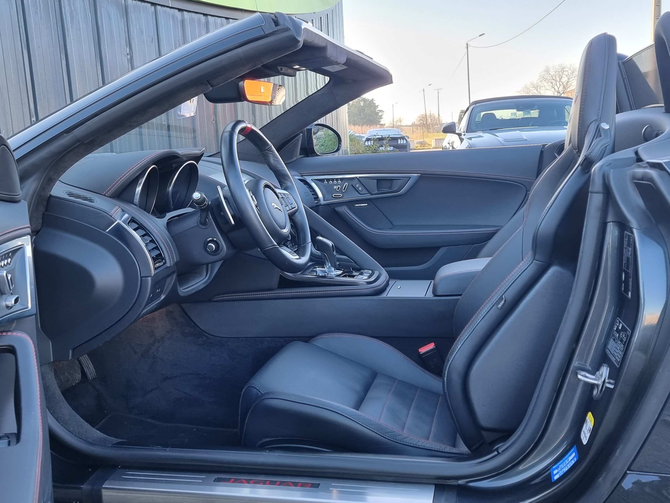 Photo JAGUAR F-TYPE CABRIOLET 3.0 V6 380 CH CHEQUERED FLAG BVA8