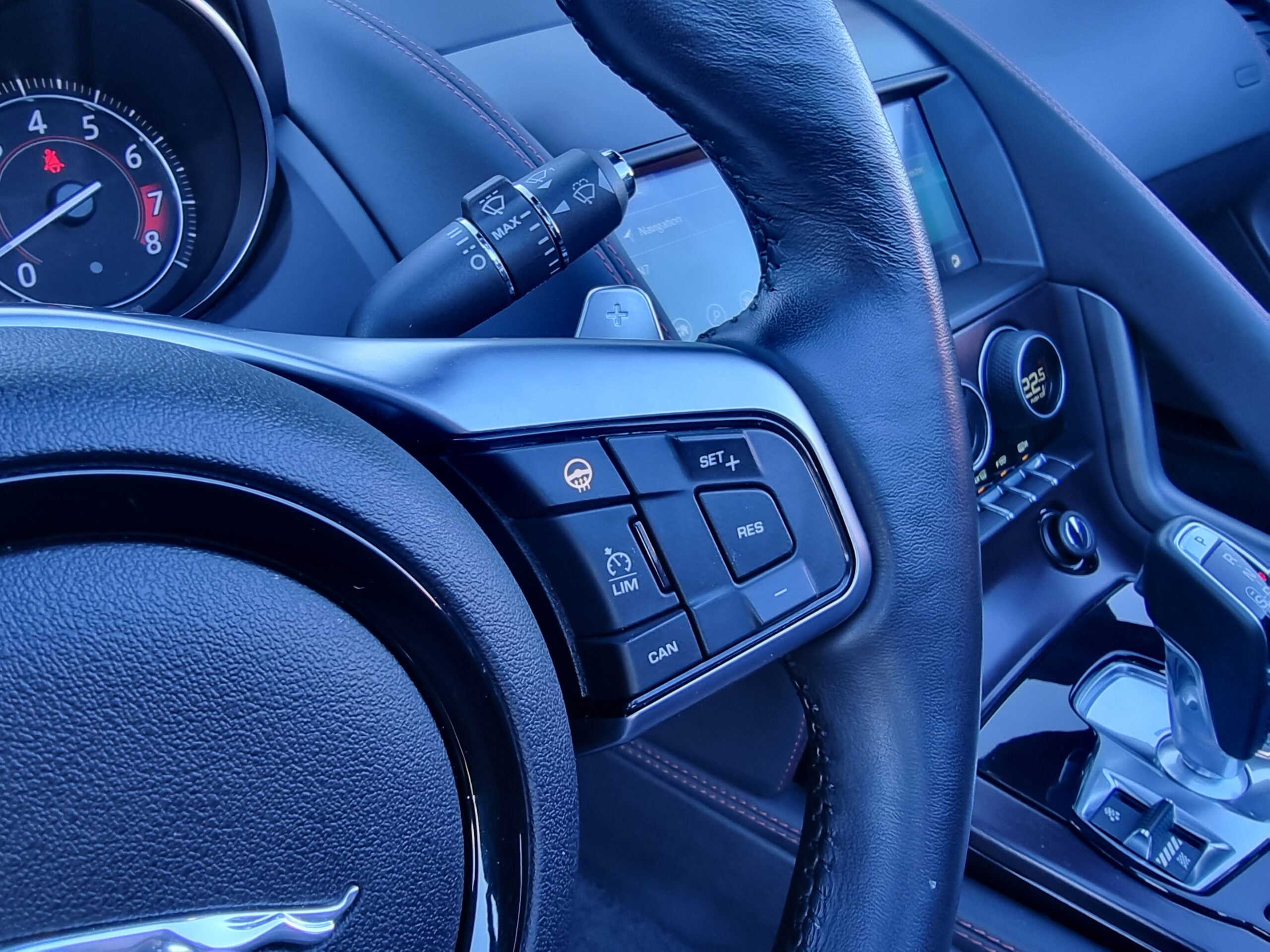 Photo JAGUAR F-TYPE CABRIOLET 3.0 V6 380 CH CHEQUERED FLAG BVA8