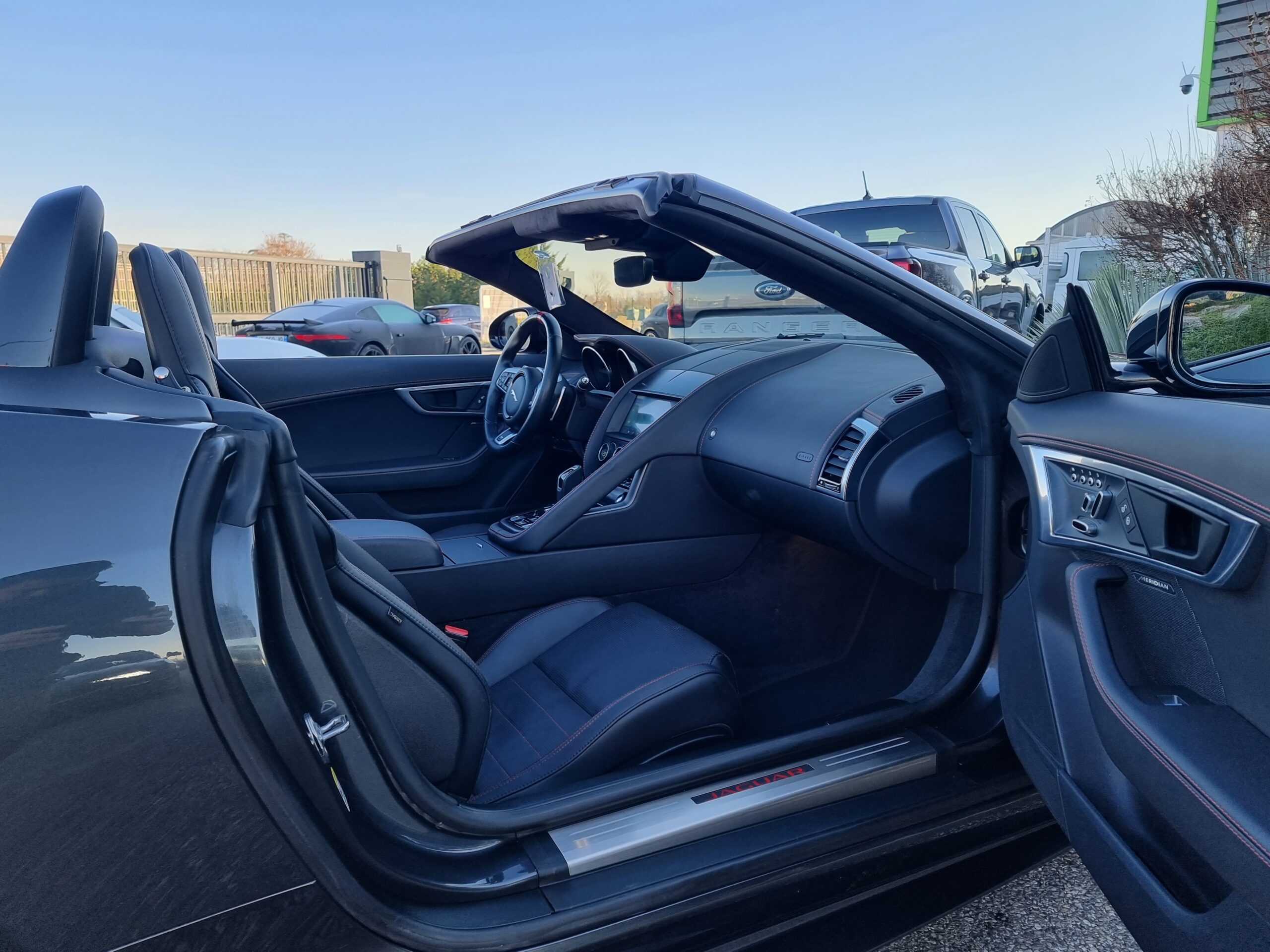Photo JAGUAR F-TYPE CABRIOLET 3.0 V6 380 CH CHEQUERED FLAG BVA8