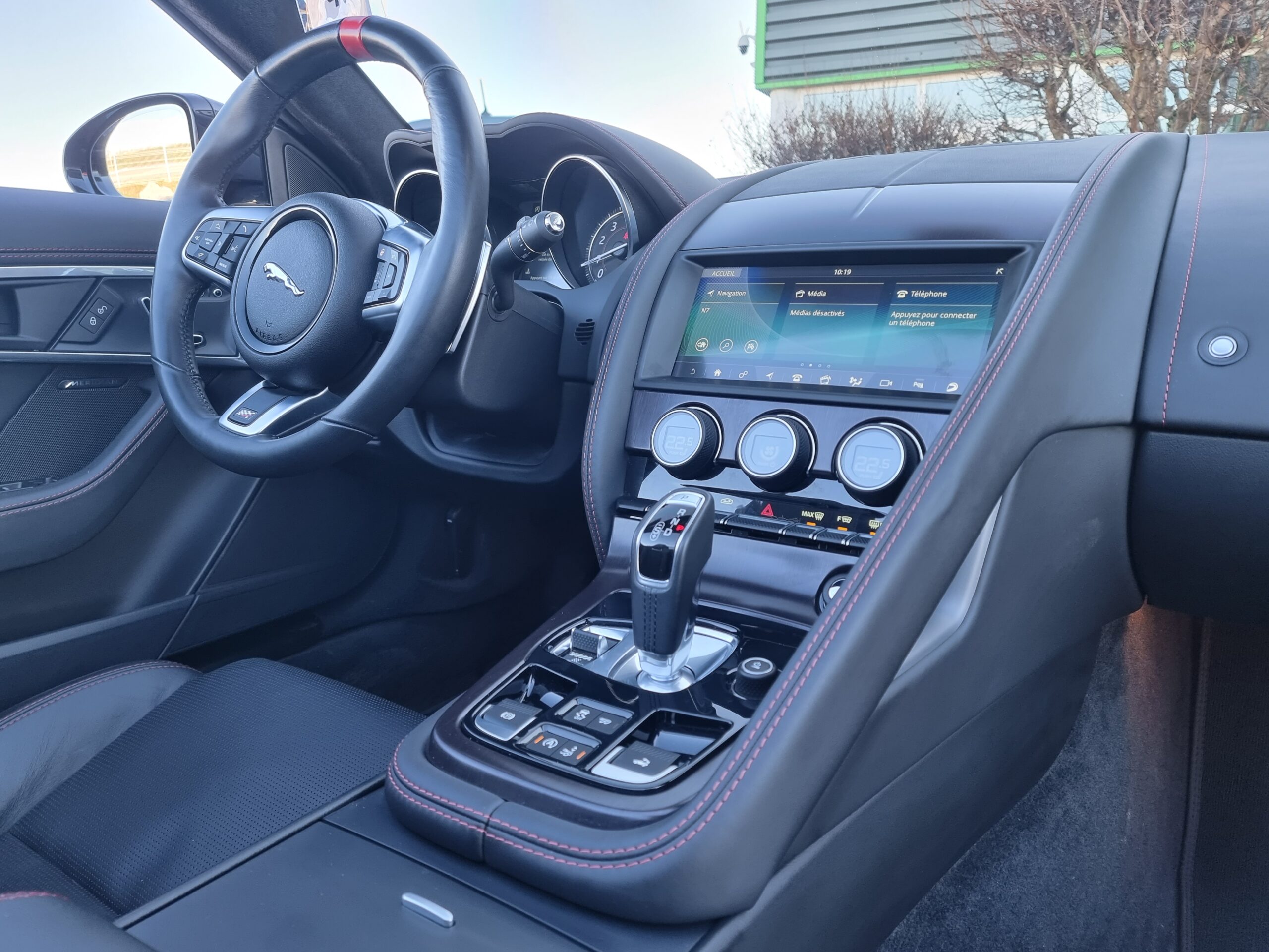 Photo JAGUAR F-TYPE CABRIOLET 3.0 V6 380 CH CHEQUERED FLAG BVA8