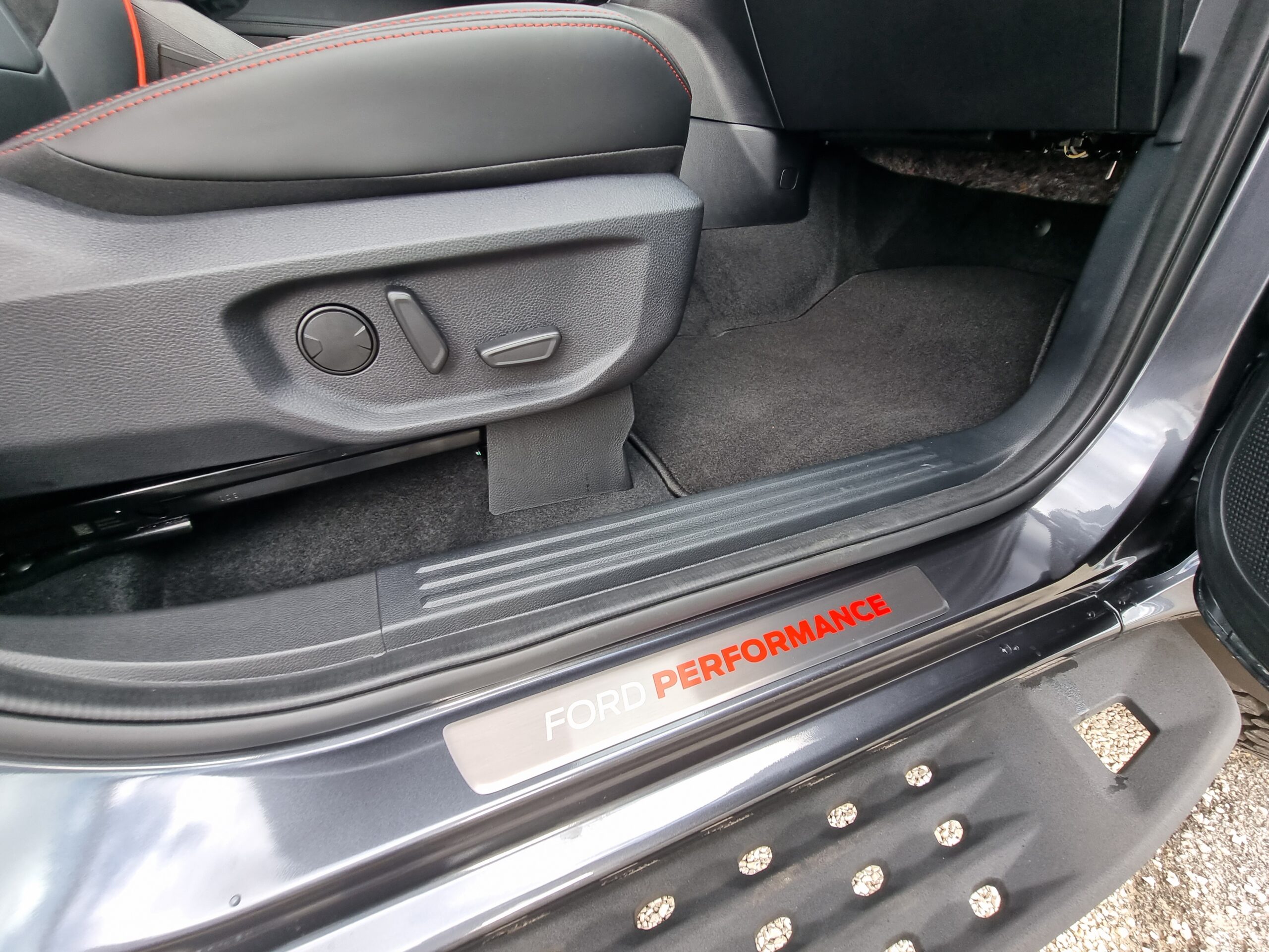 Photo FORD RANGER RAPTOR 3.0L ECOBOOST V6 292CV 2023