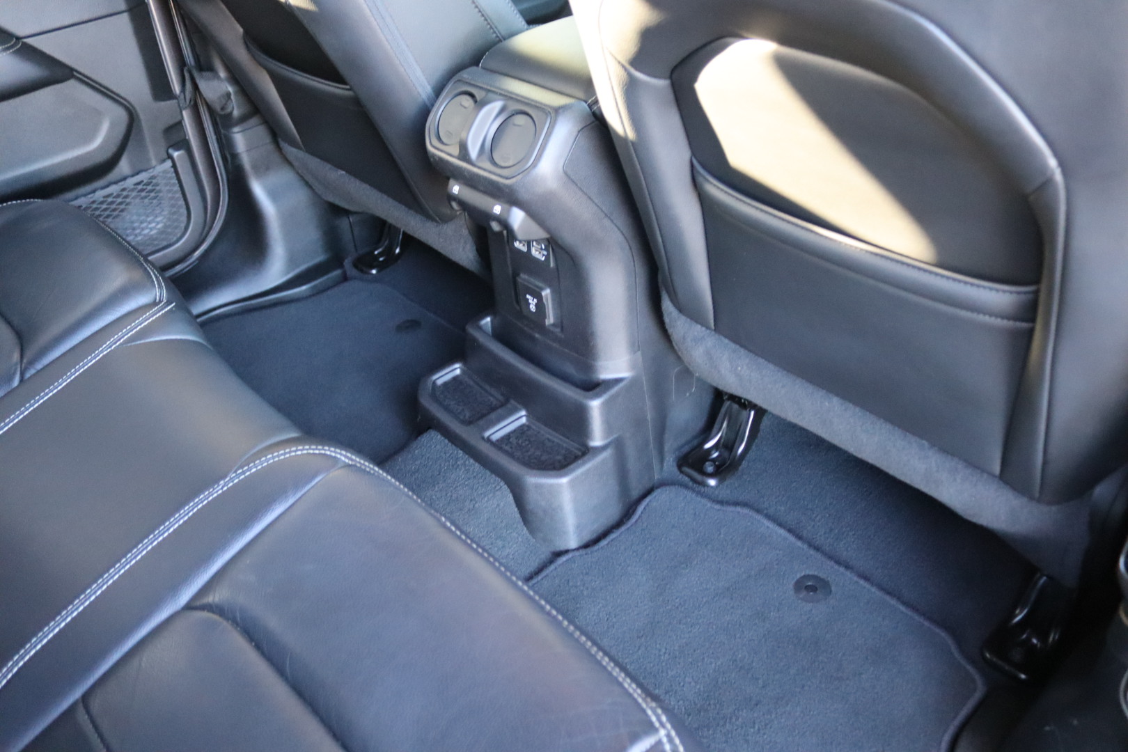 Photo JEEP WRANGLER JL UNLIMITED 2.2  MULTIJET 200CH OVERLAND ATTELAGE/TOP IN TOP