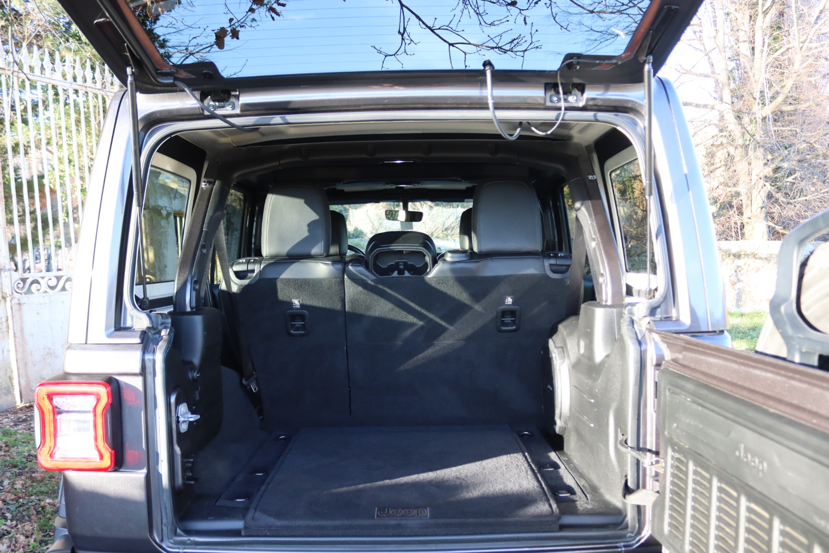 Photo JEEP WRANGLER JL UNLIMITED 2.2  MULTIJET 200CH OVERLAND ATTELAGE/TOP IN TOP