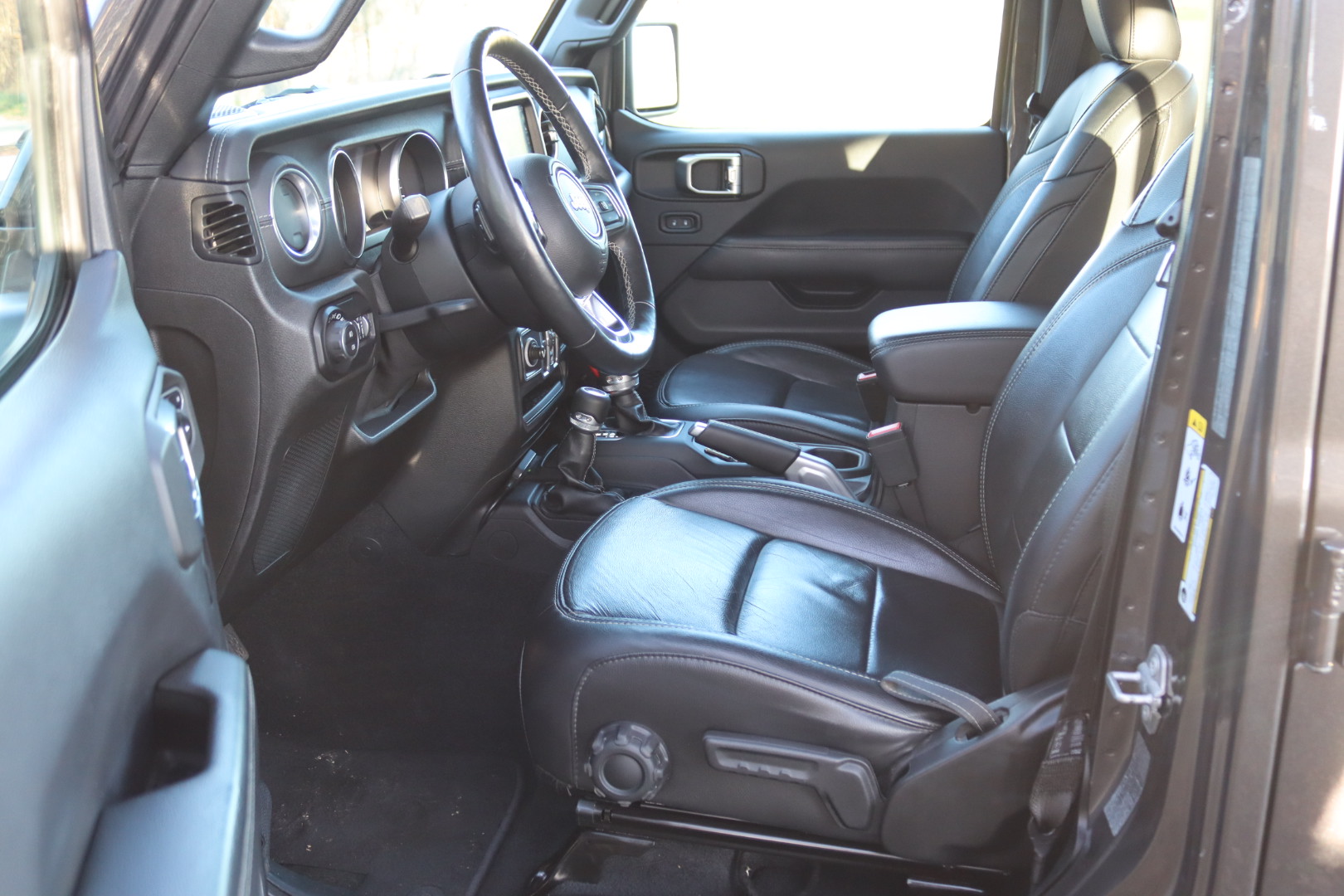 Photo JEEP WRANGLER JL UNLIMITED 2.2  MULTIJET 200CH OVERLAND ATTELAGE/TOP IN TOP