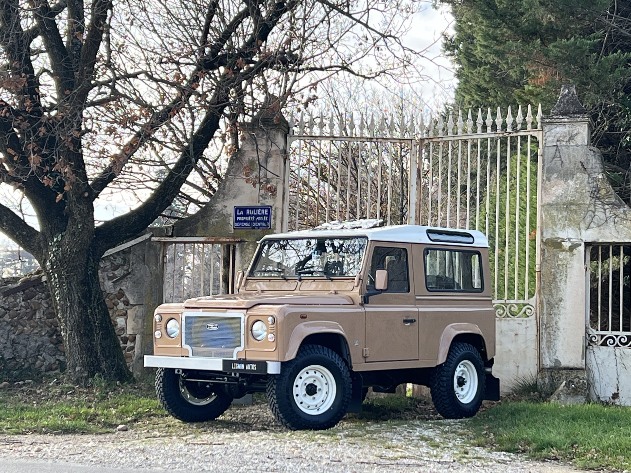 Photo Defender Hard Top 3 seats Collector "50th" Carte grise Utilitaire pas de TVS pour les sociétés