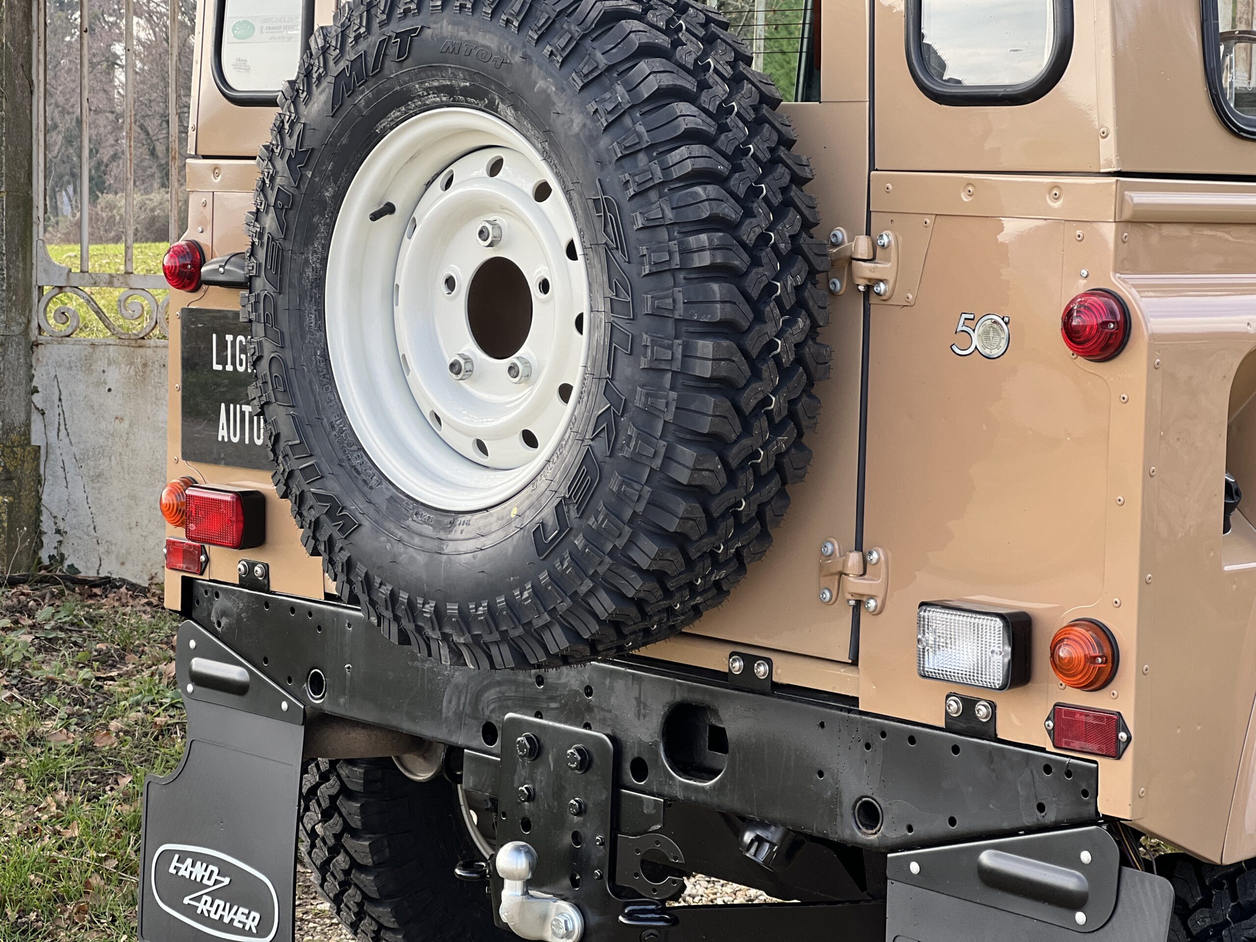 Photo Defender Hard Top 3 seats Collector "50th" Carte grise Utilitaire pas de TVS pour les sociétés